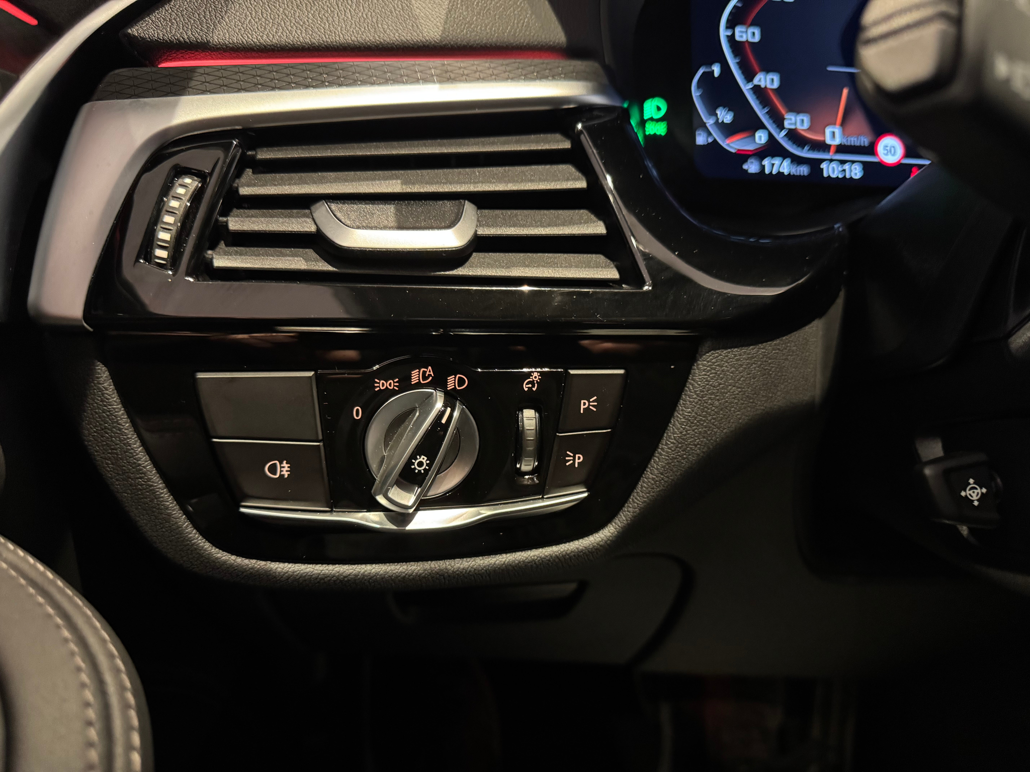 listing desktop thumbnail image 15