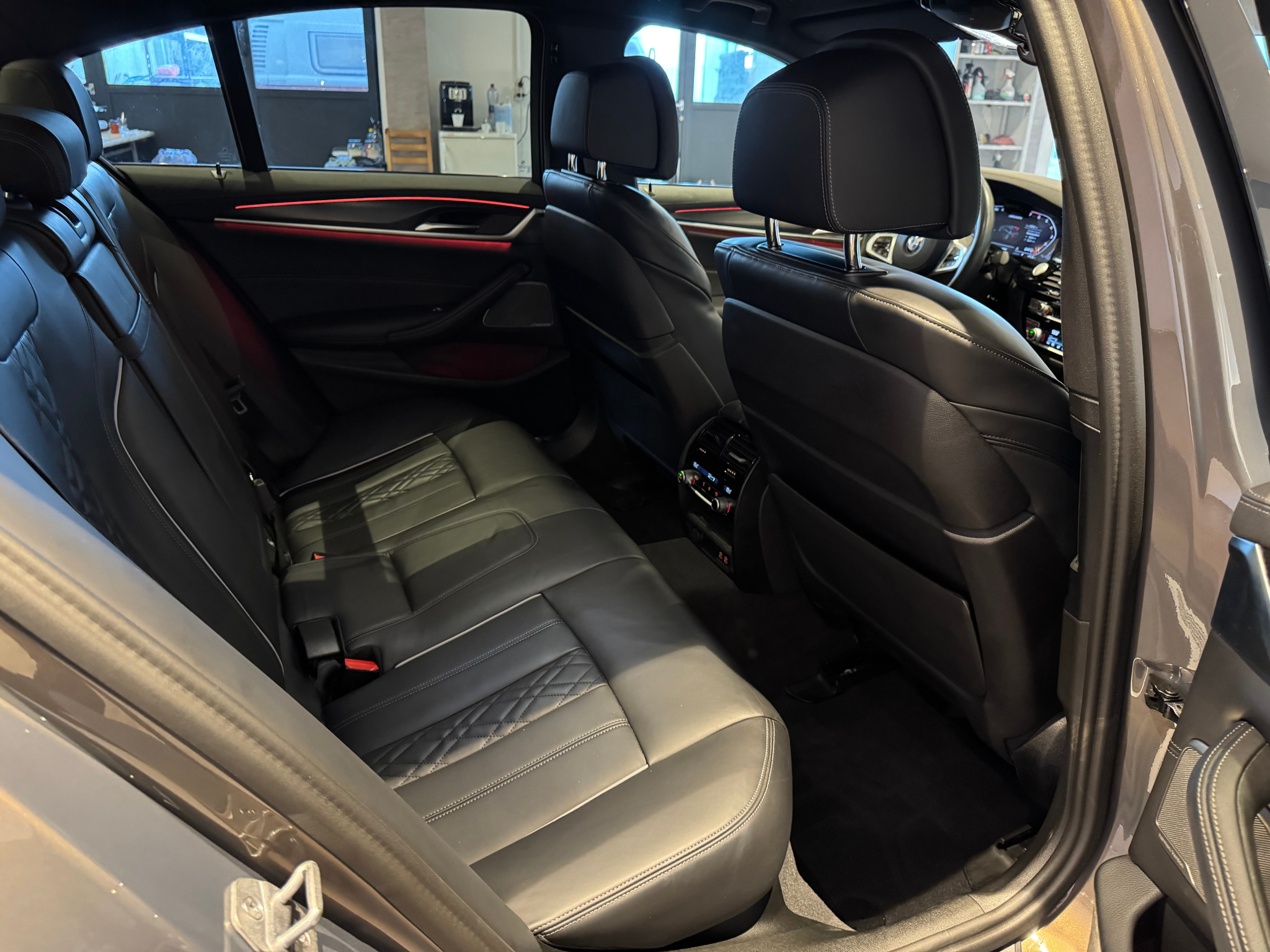 listing desktop thumbnail image 8