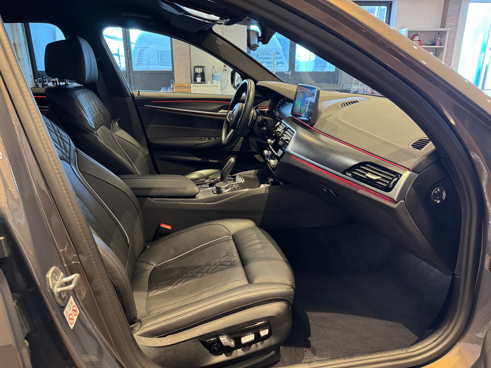 listing desktop thumbnail image 6