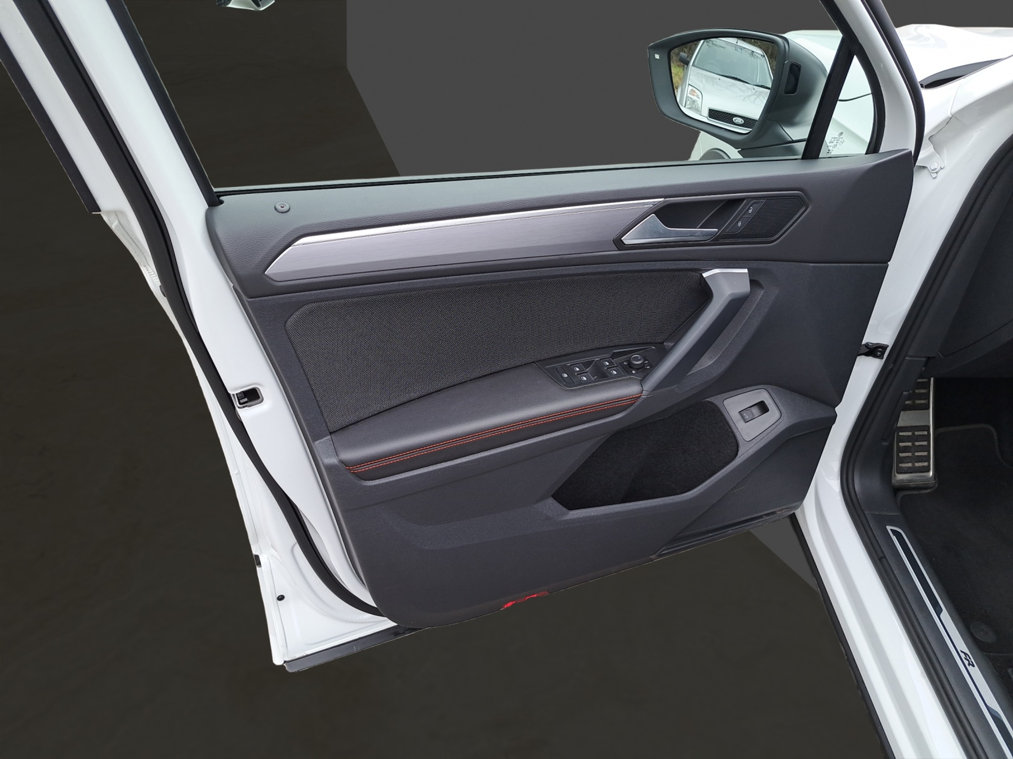 listing desktop thumbnail image 14