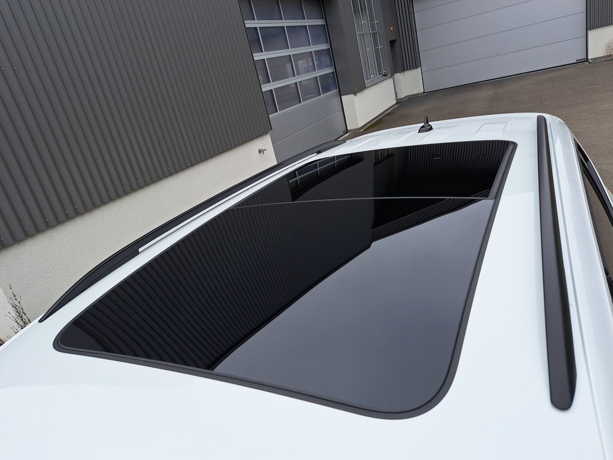 listing desktop thumbnail image 19