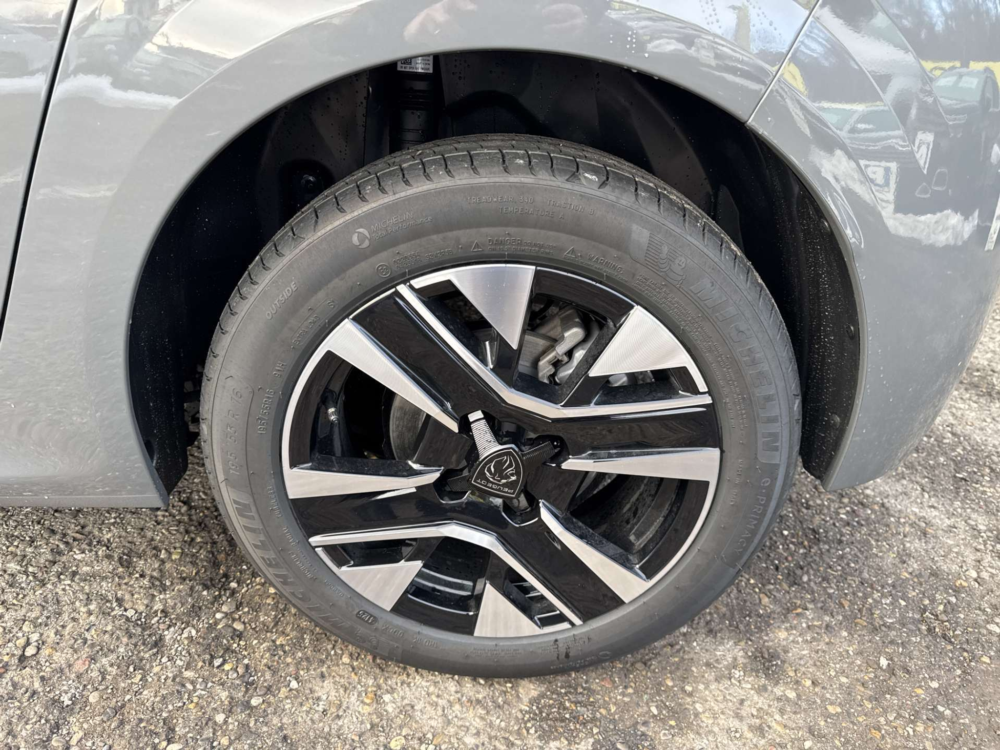 listing desktop thumbnail image 9