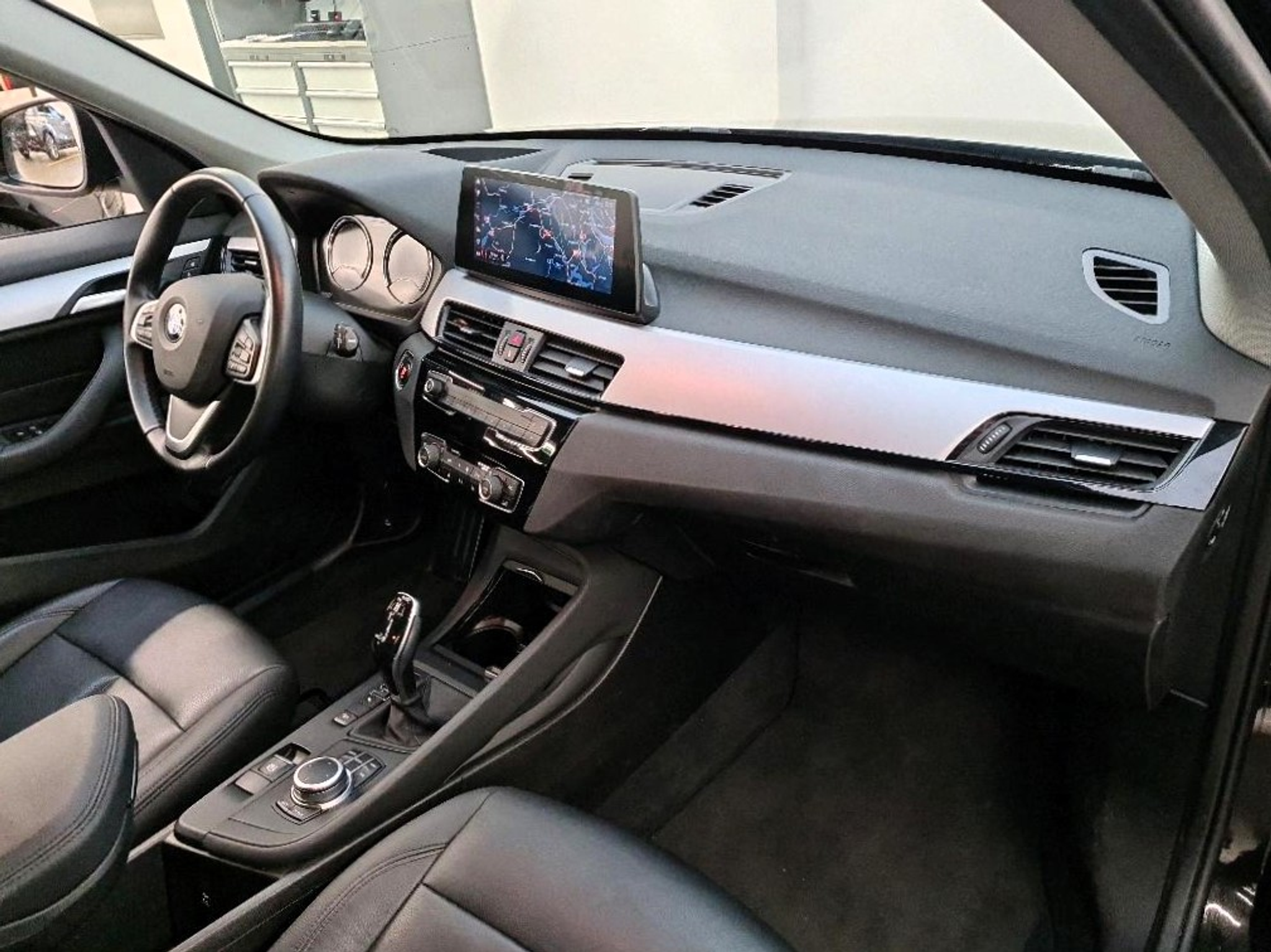 listing desktop thumbnail image 3