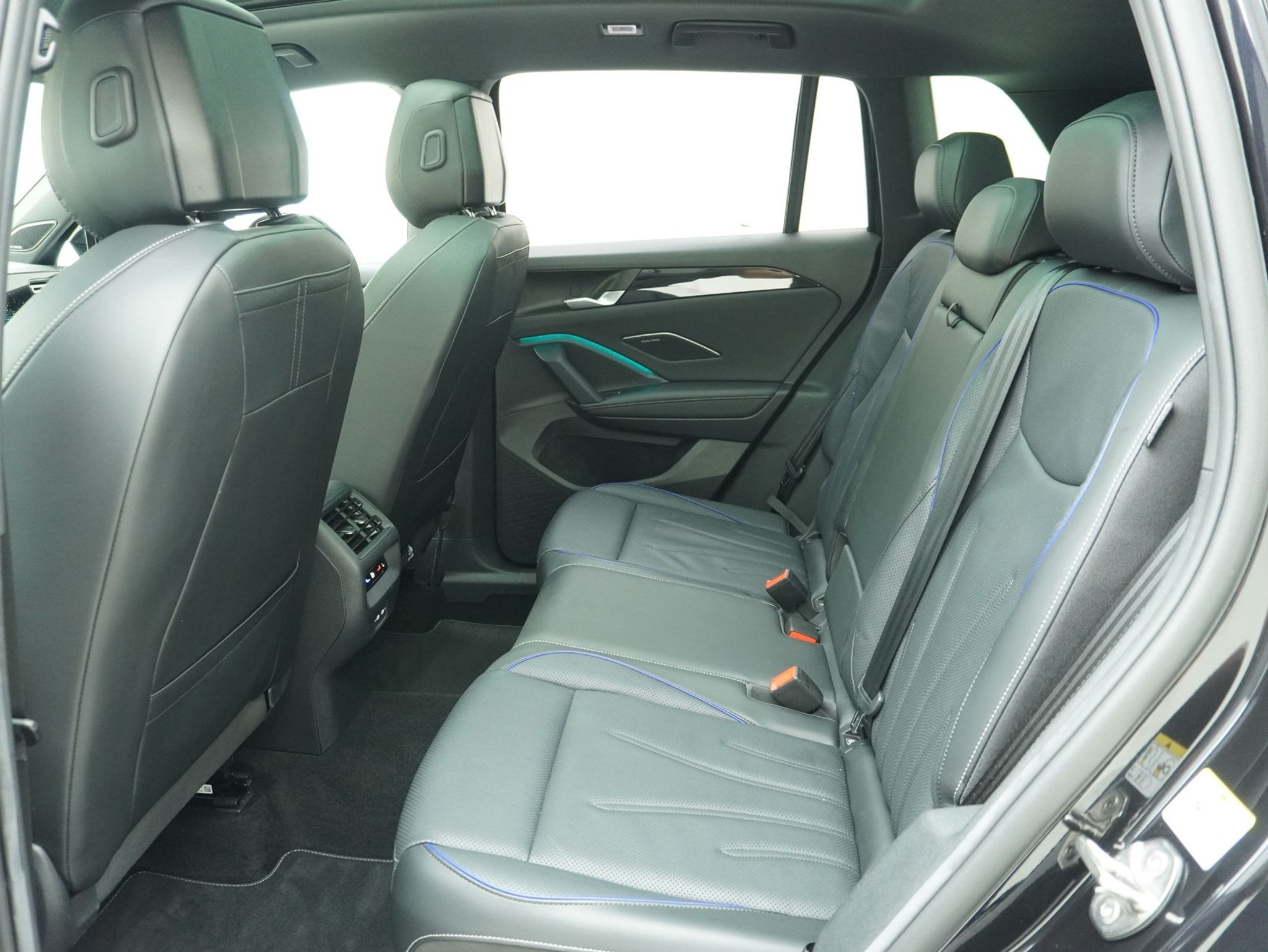 listing desktop thumbnail image 11