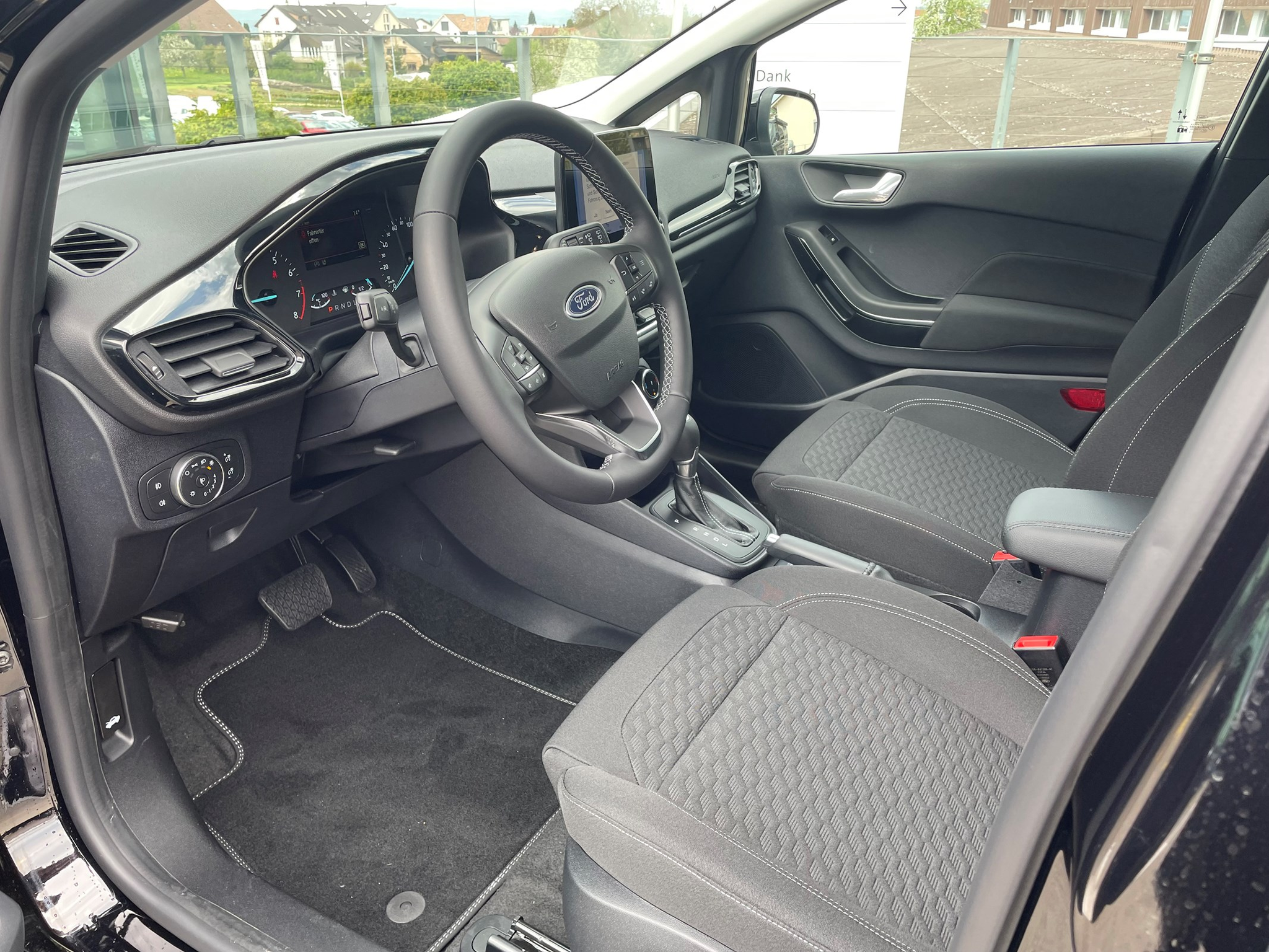 listing desktop thumbnail image 10