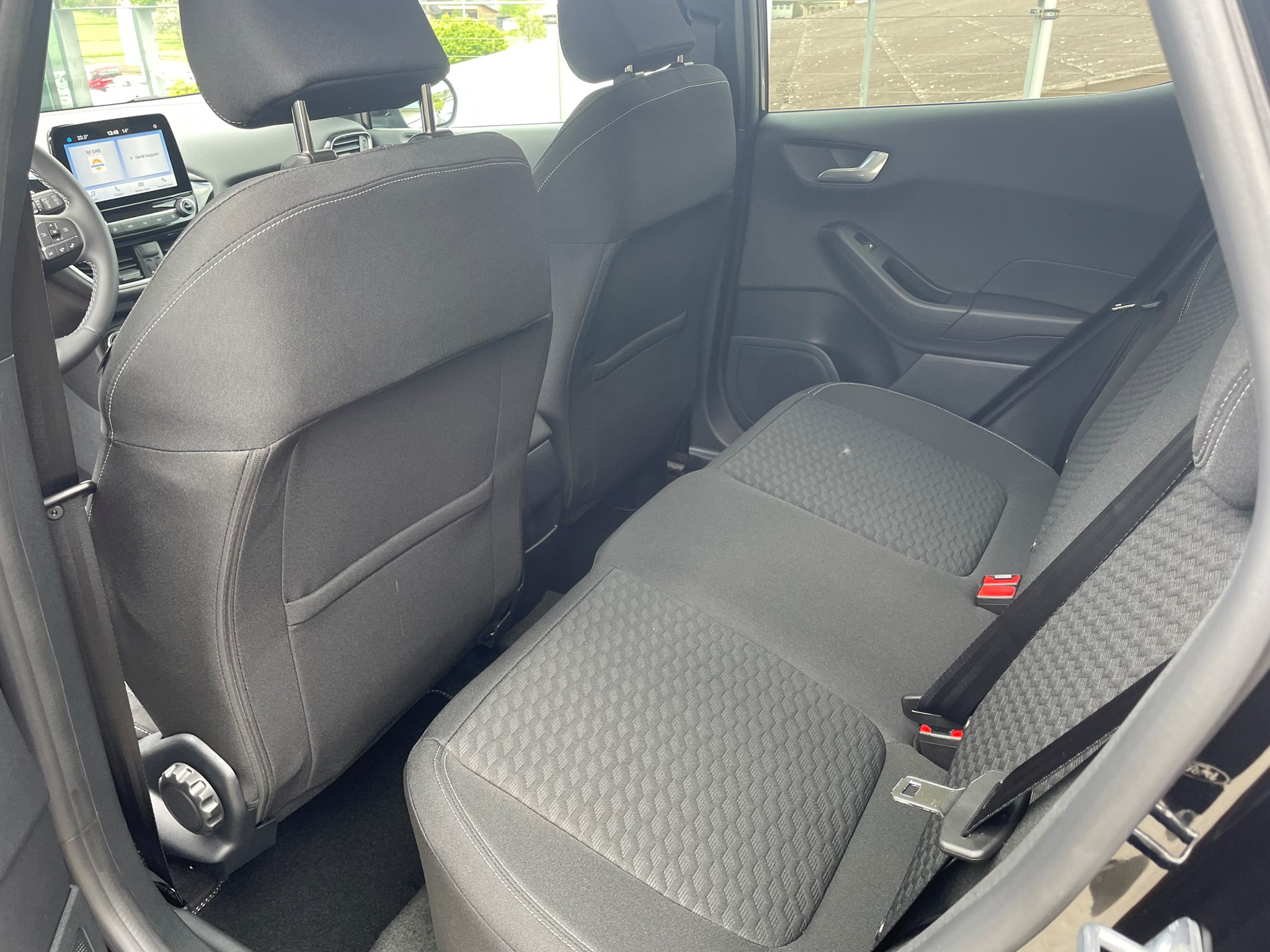 listing desktop thumbnail image 20