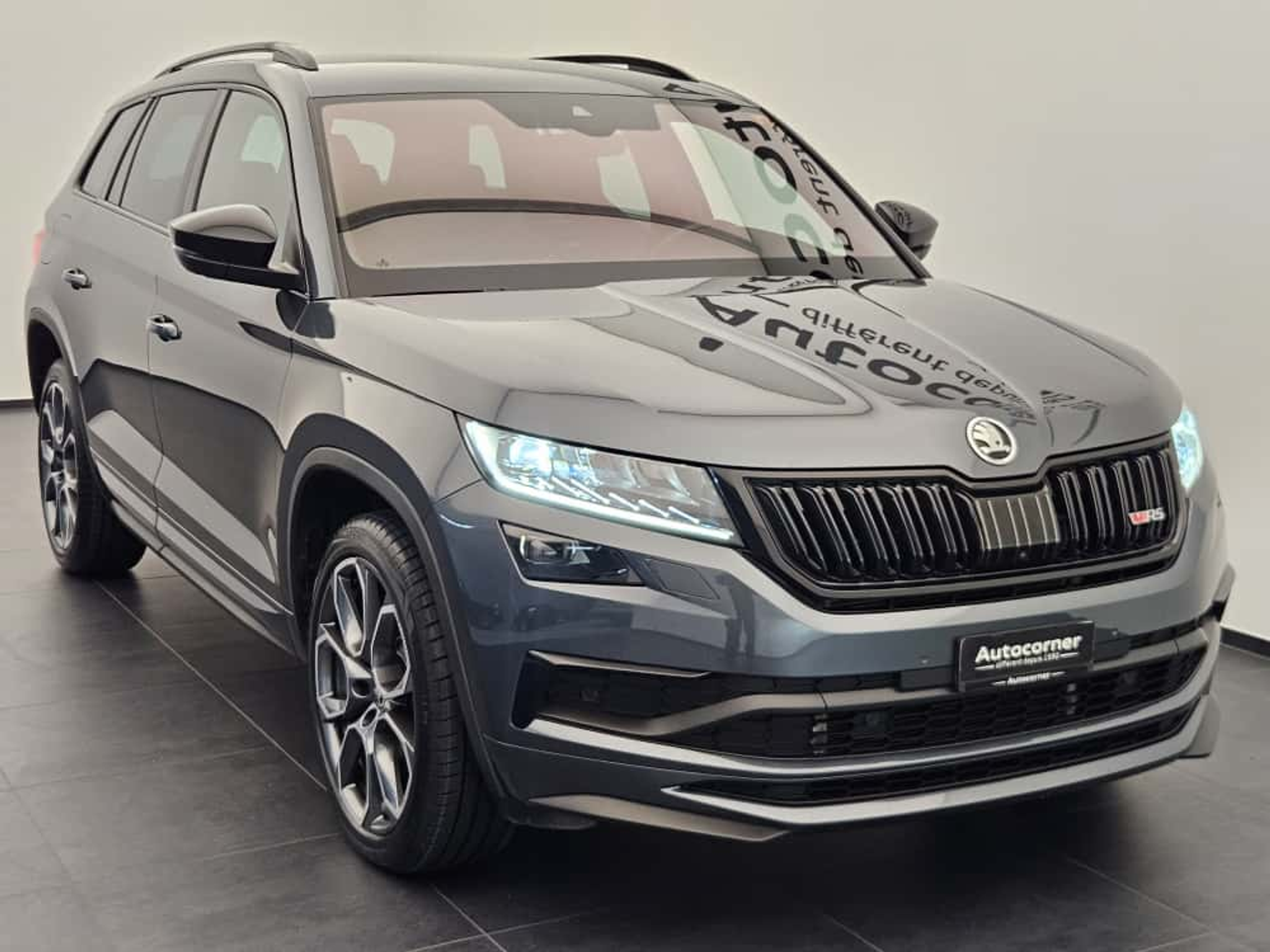 listing desktop thumbnail image 3