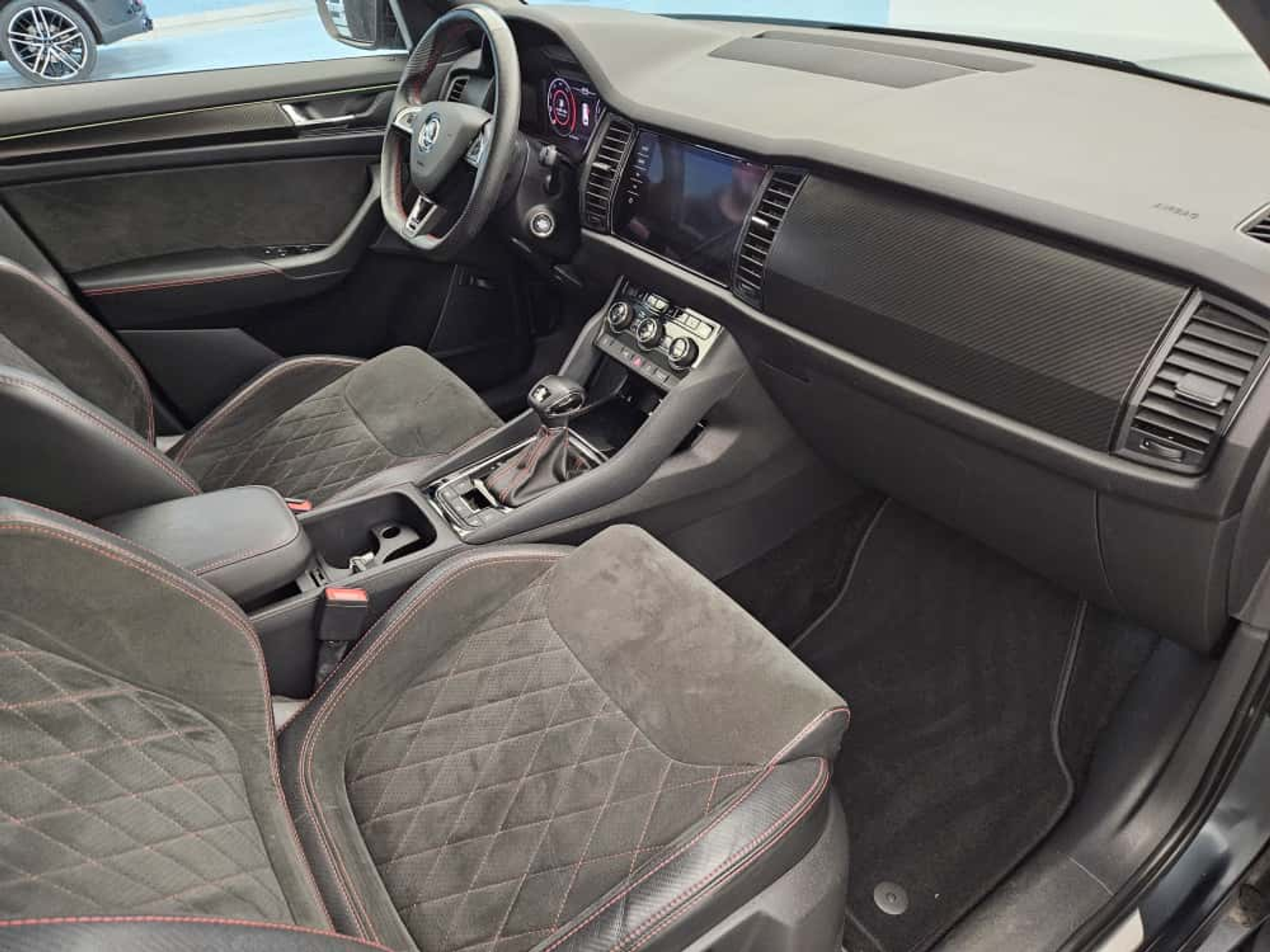 listing desktop thumbnail image 11