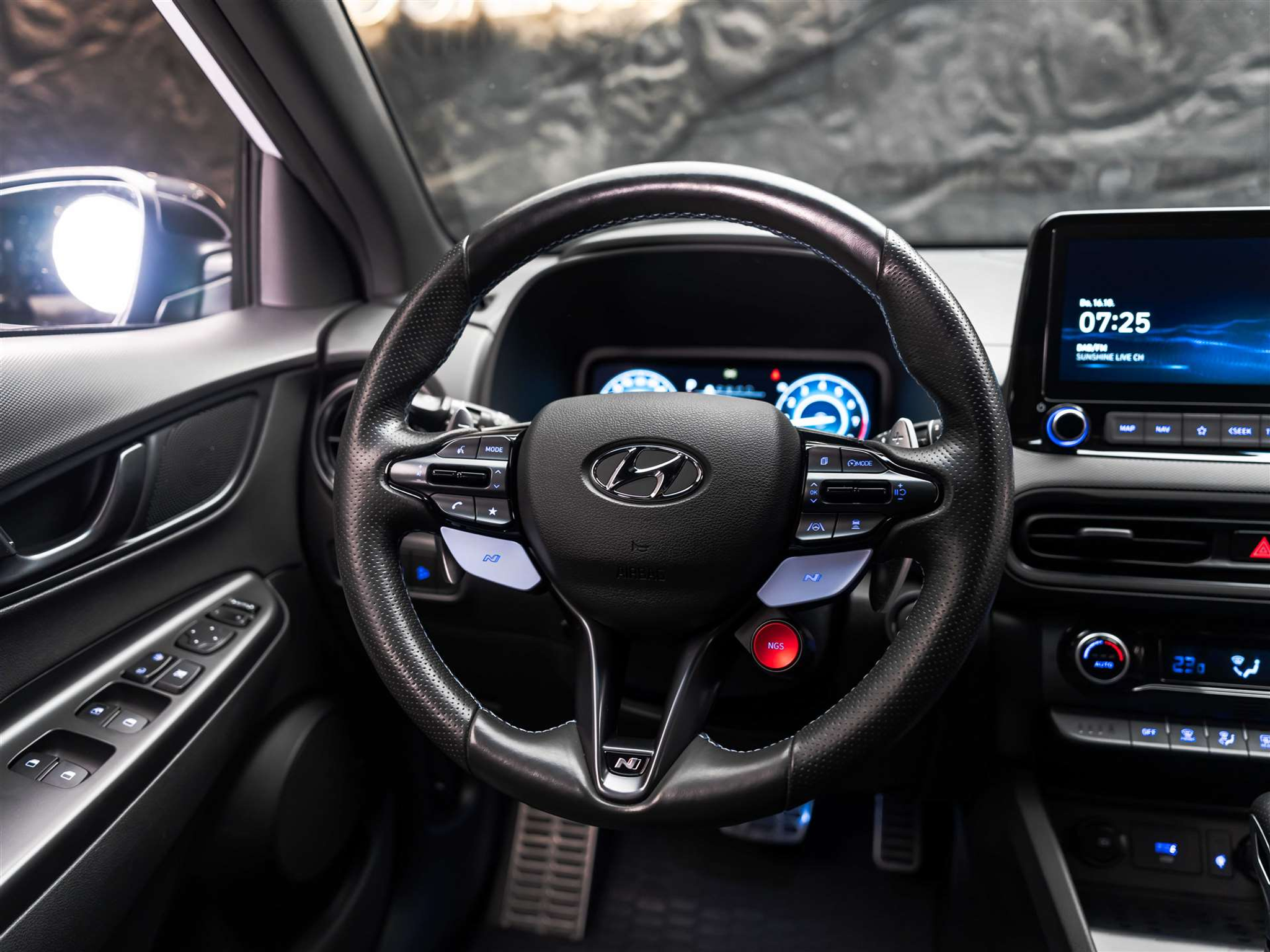 listing desktop thumbnail image 25