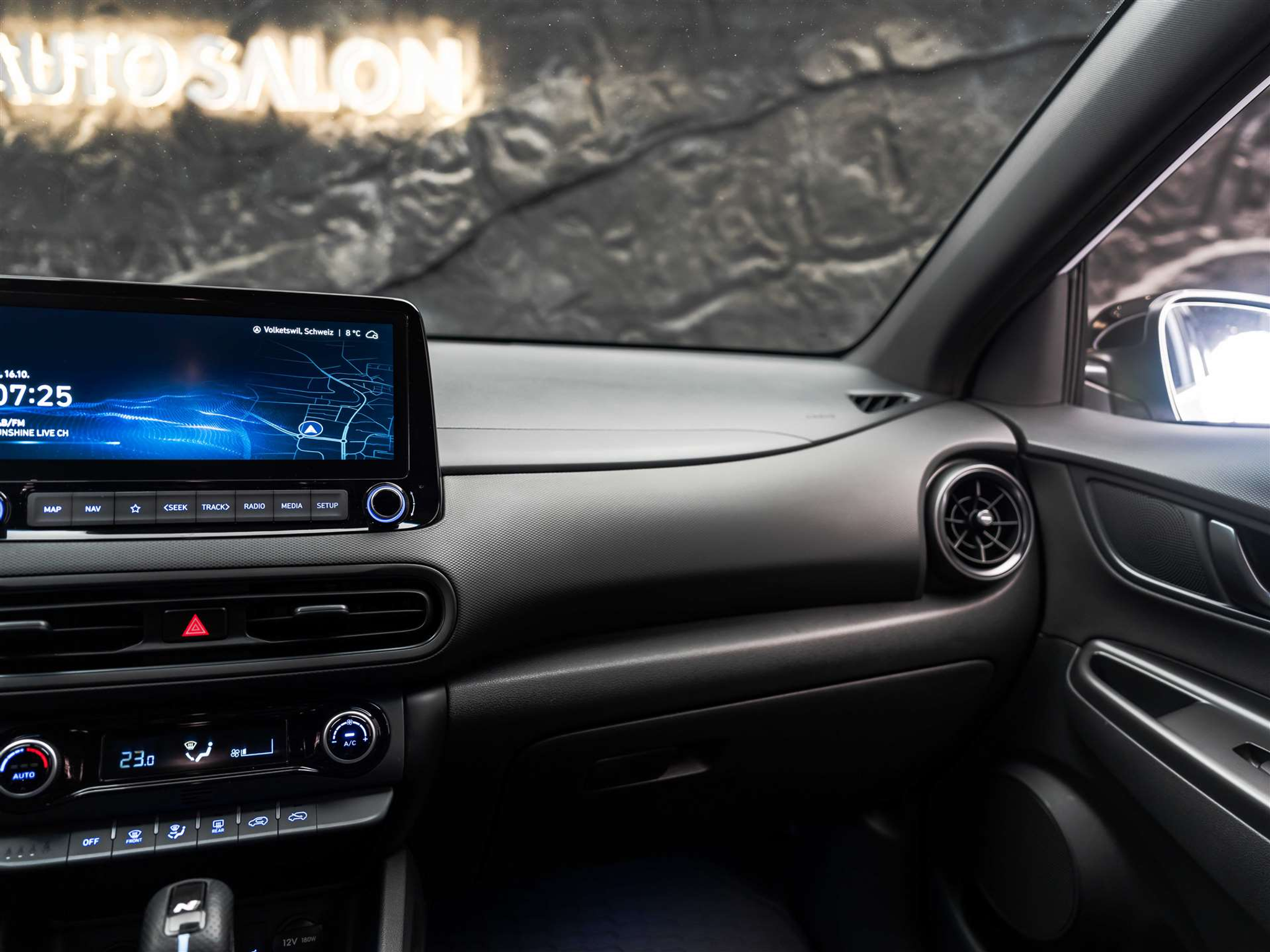 listing desktop thumbnail image 33