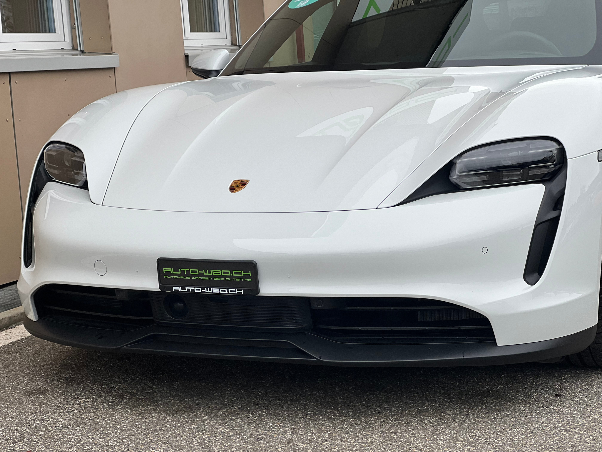 listing desktop thumbnail image 9