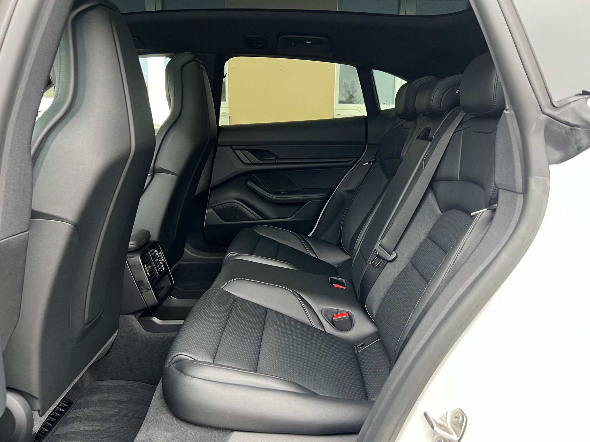 listing desktop thumbnail image 23