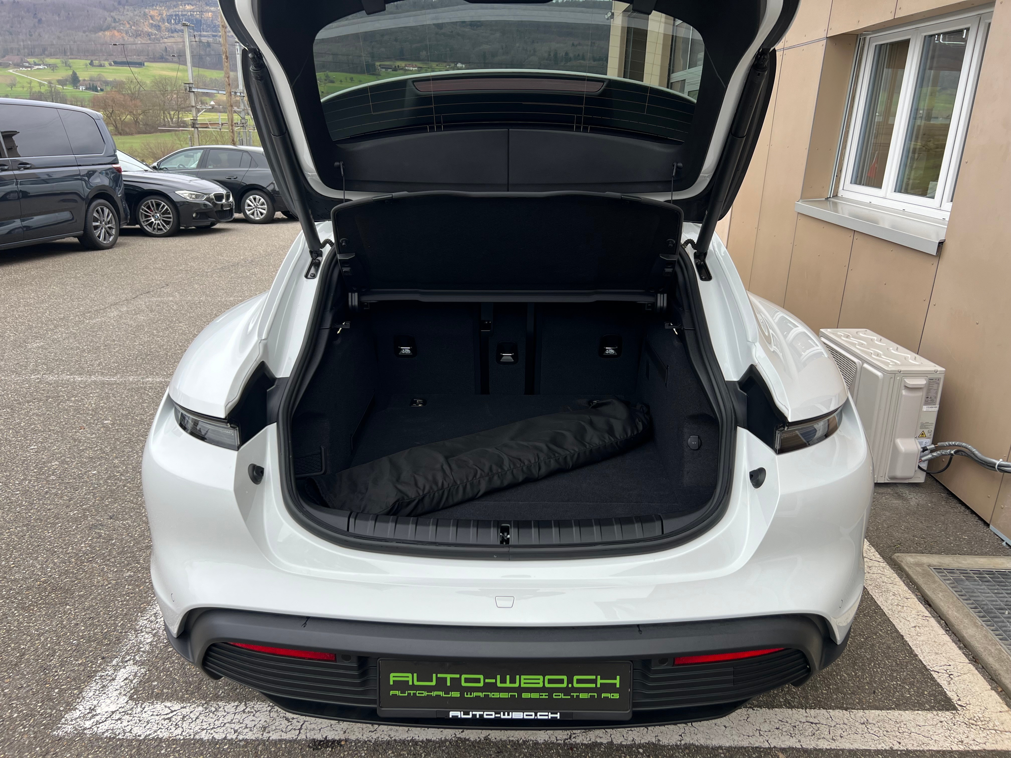 listing desktop thumbnail image 25