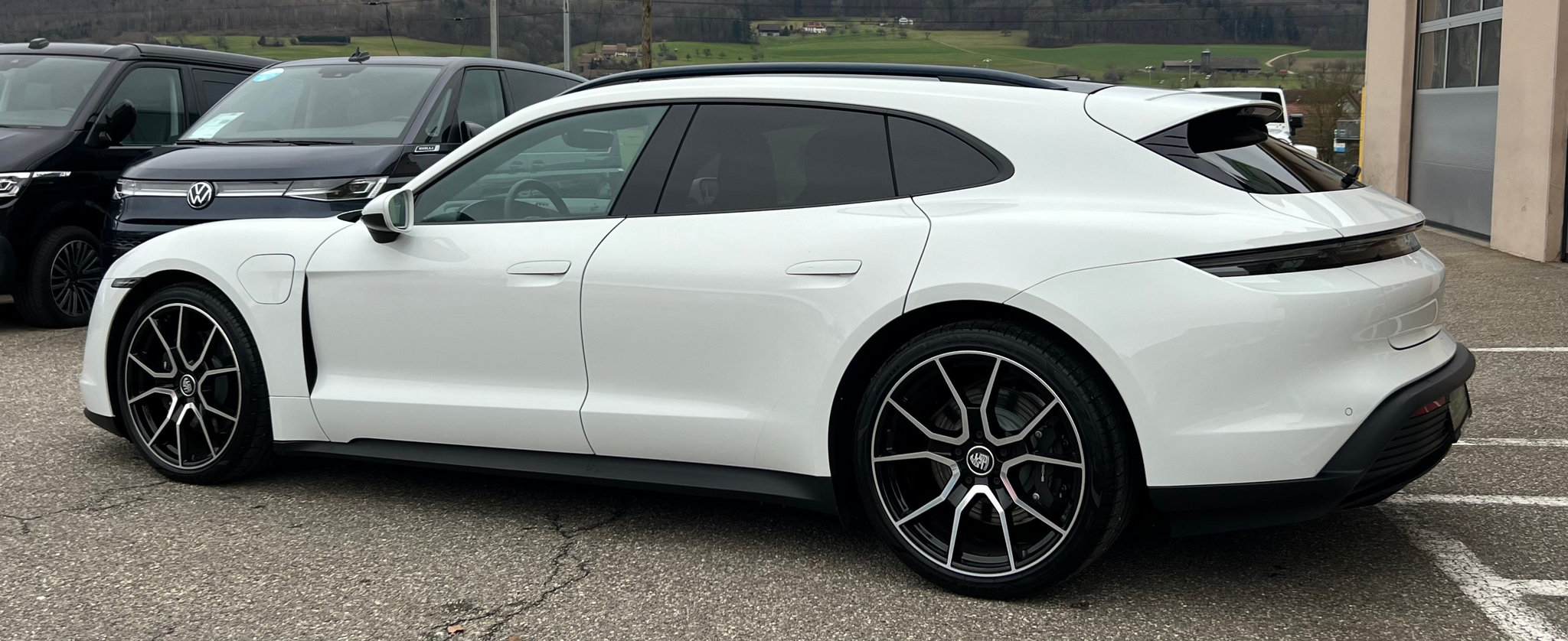 listing desktop thumbnail image 6