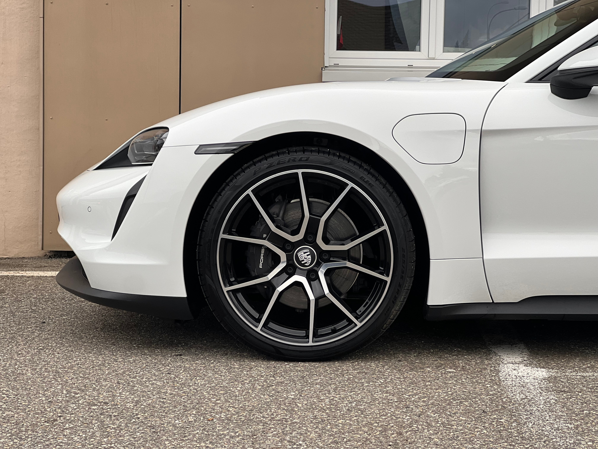 listing desktop thumbnail image 8