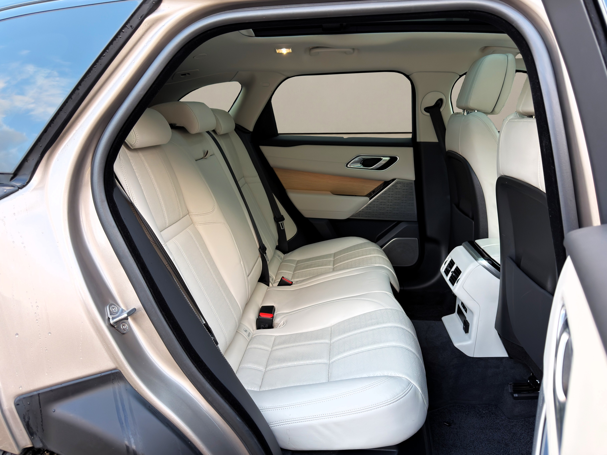 listing desktop thumbnail image 14