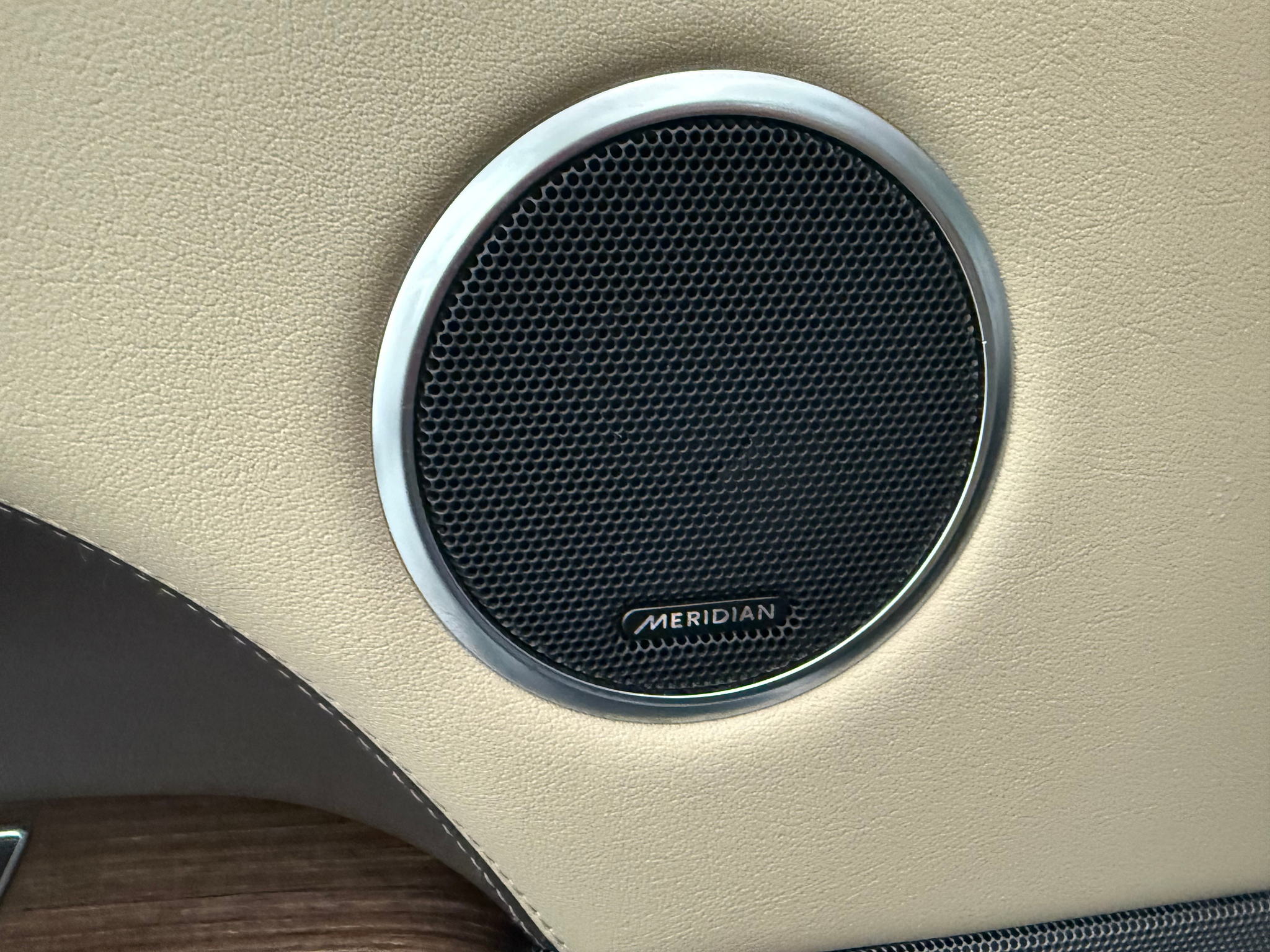 listing desktop thumbnail image 13