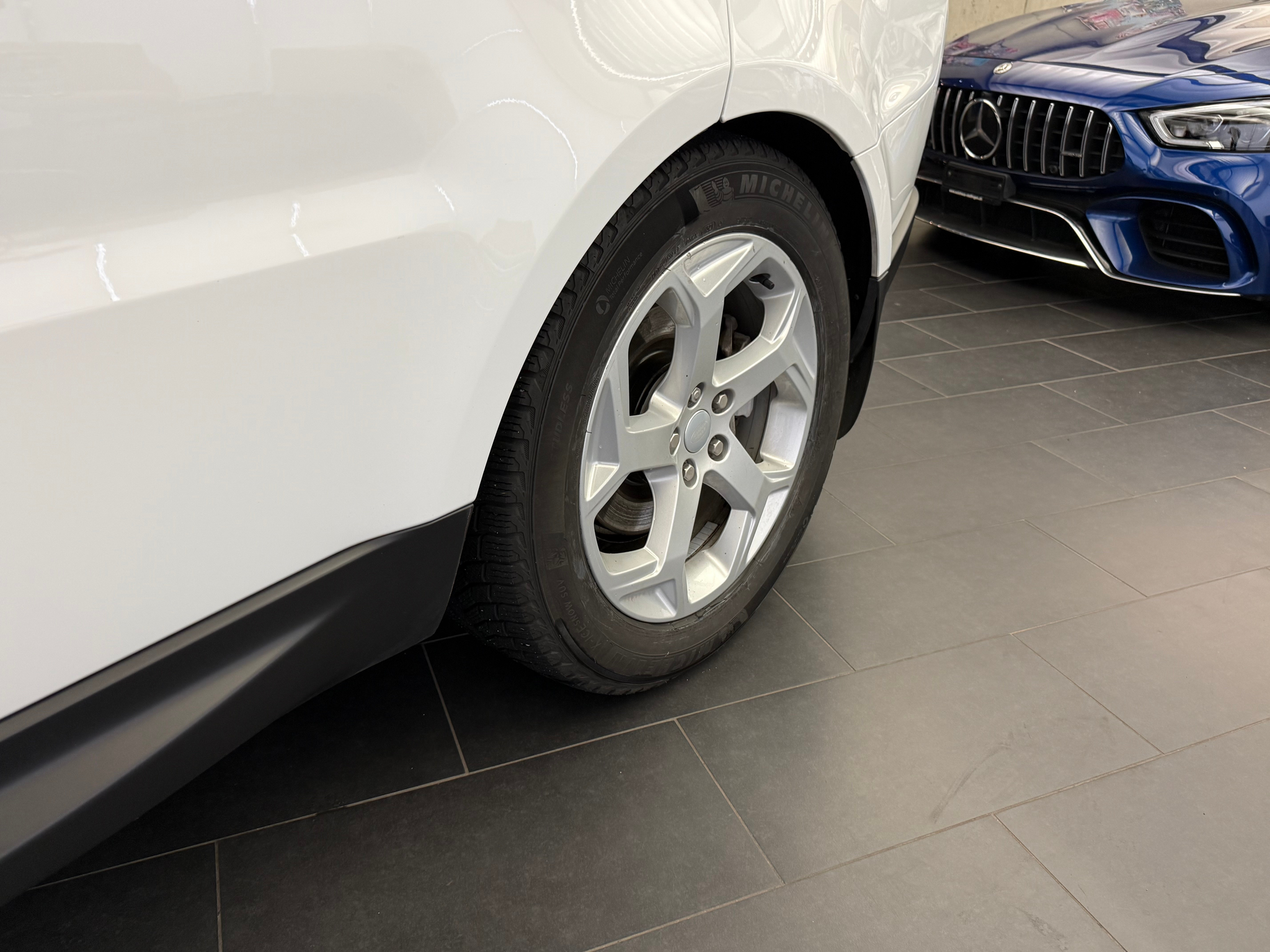 listing desktop thumbnail image 7