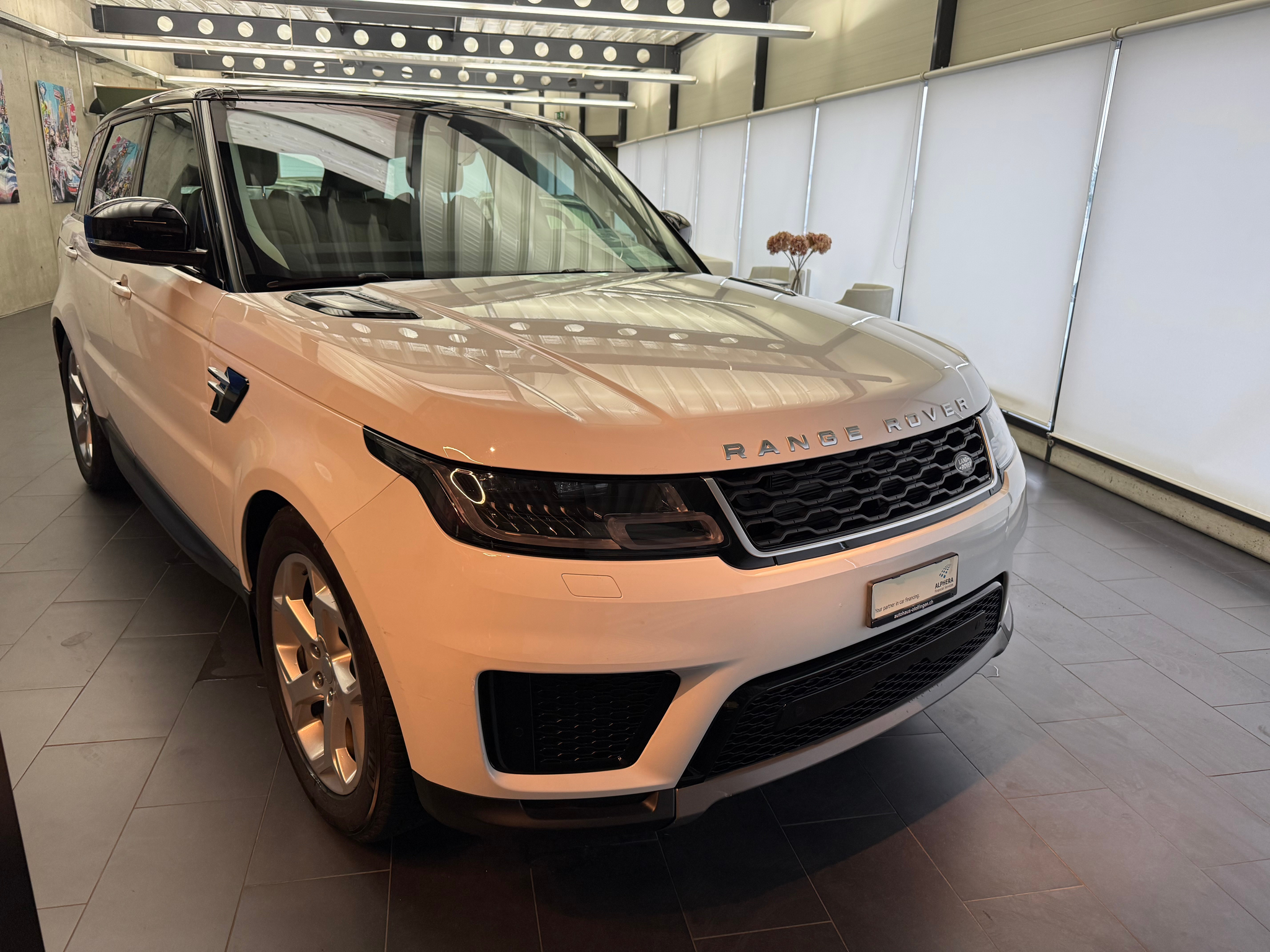 listing desktop thumbnail image 1