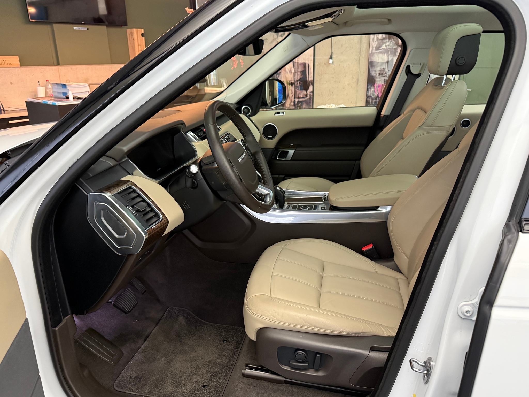 listing desktop thumbnail image 10