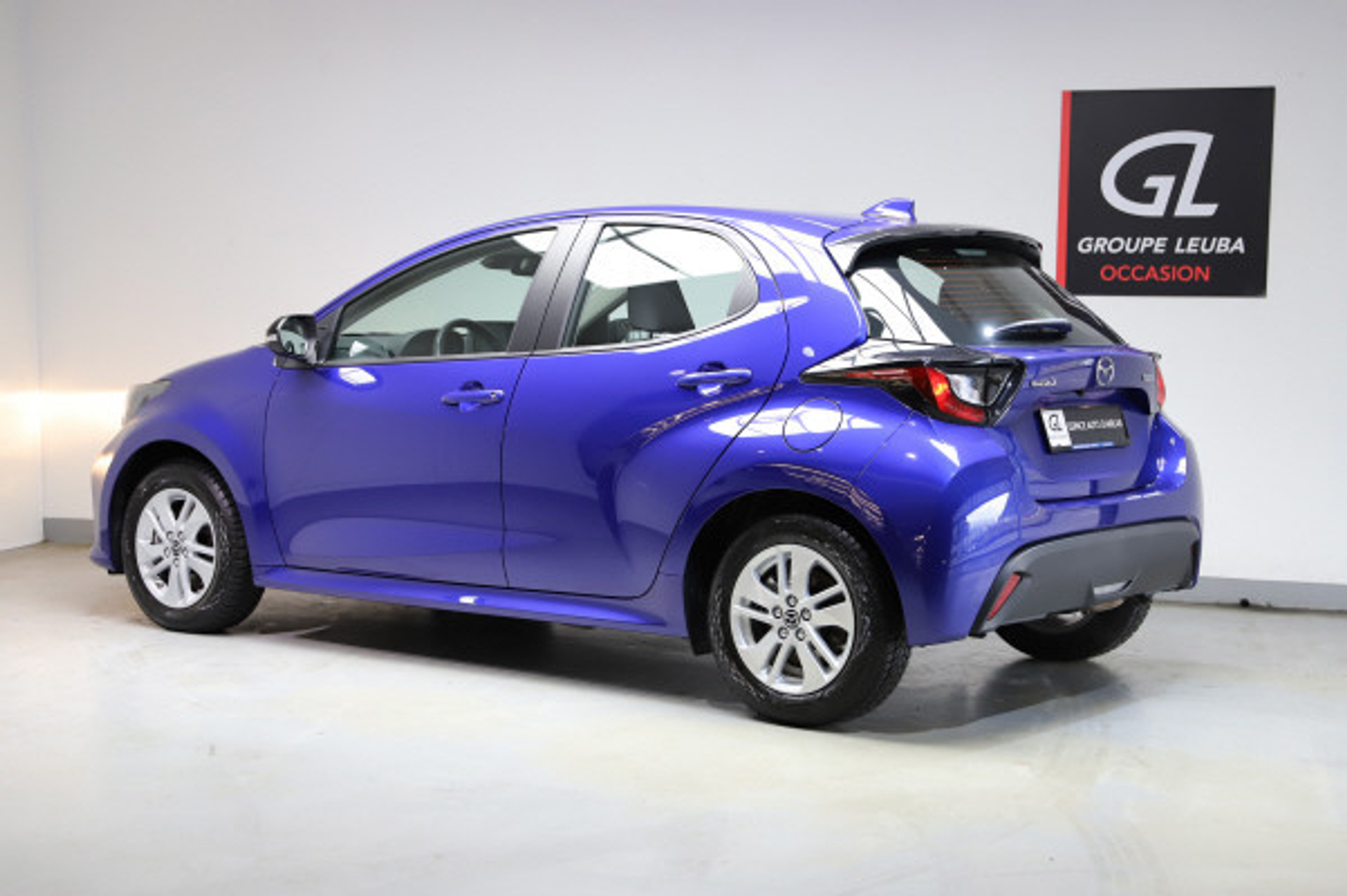 listing desktop thumbnail image 2