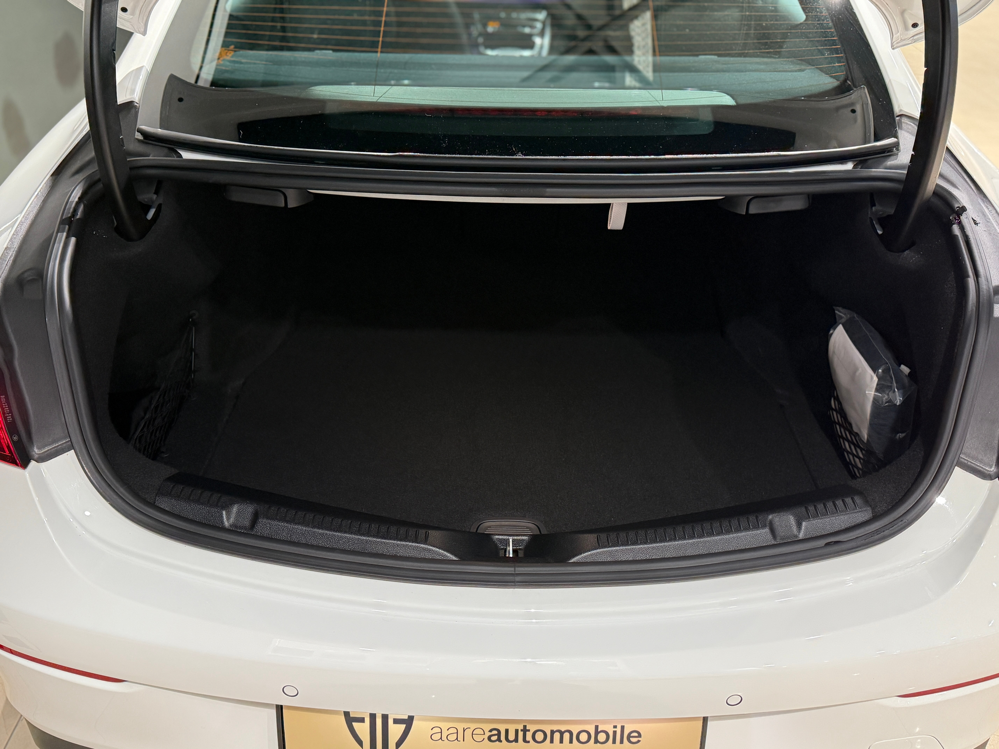 listing desktop thumbnail image 16