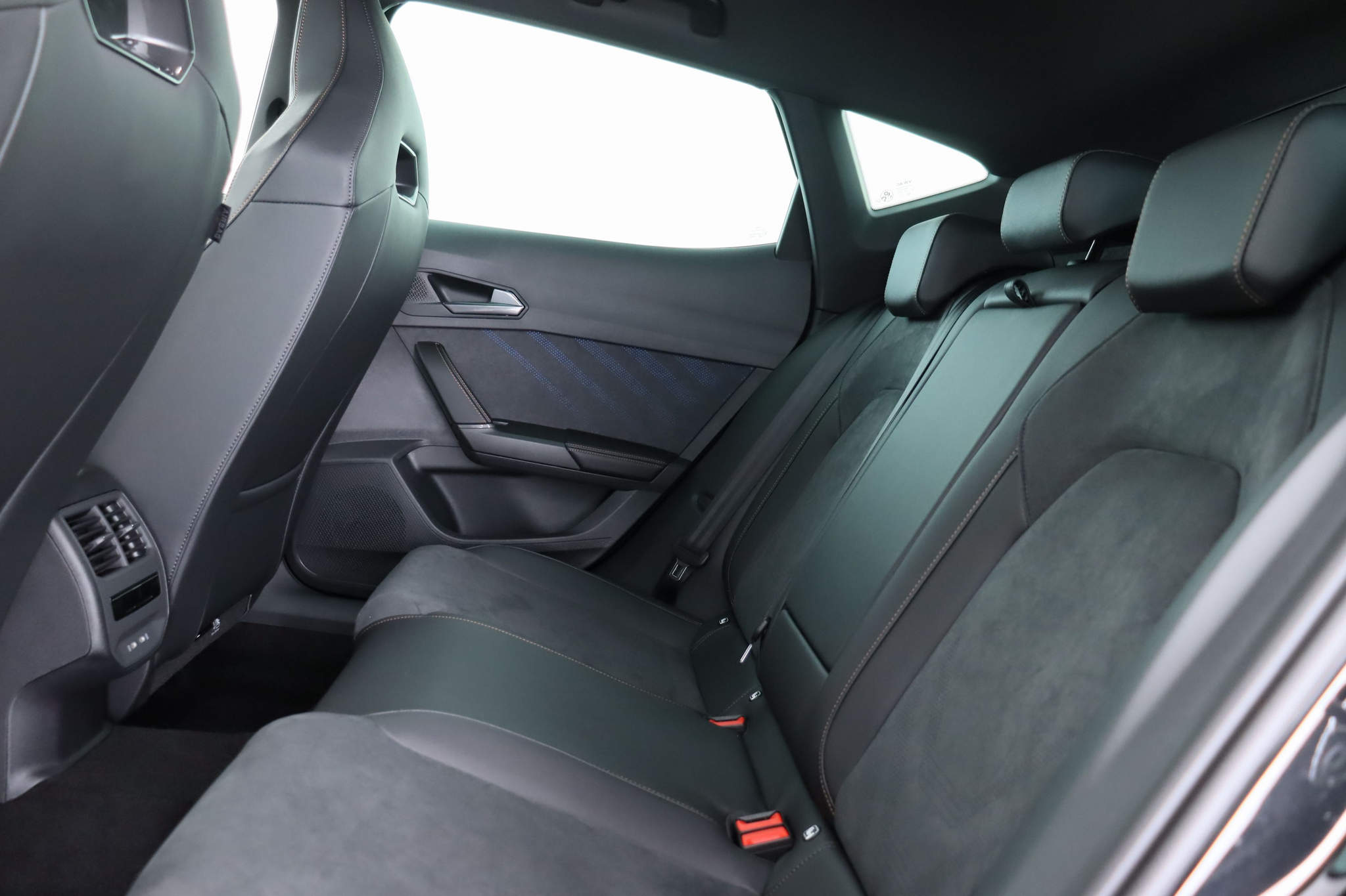 listing desktop thumbnail image 12