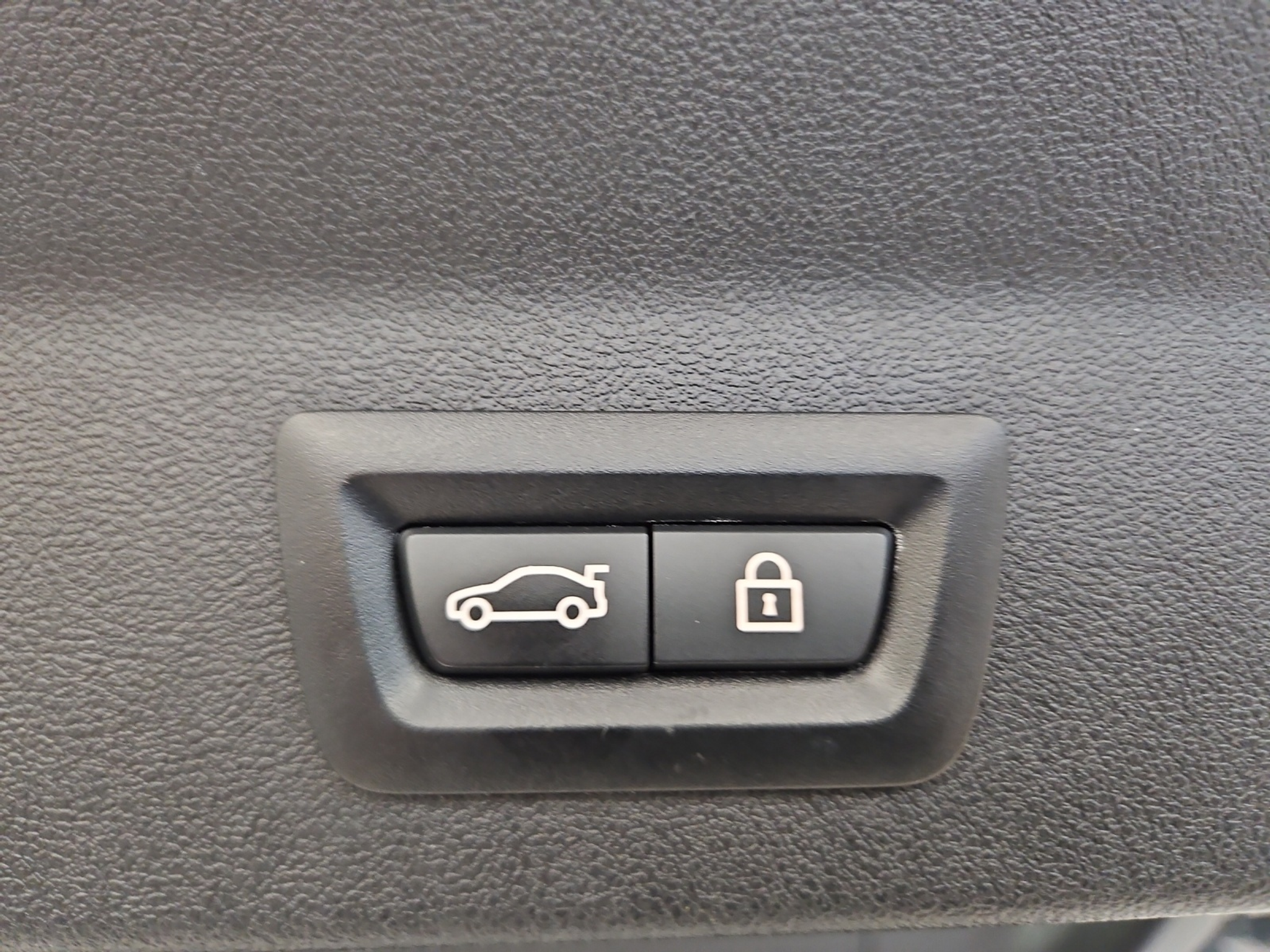 listing desktop thumbnail image 15