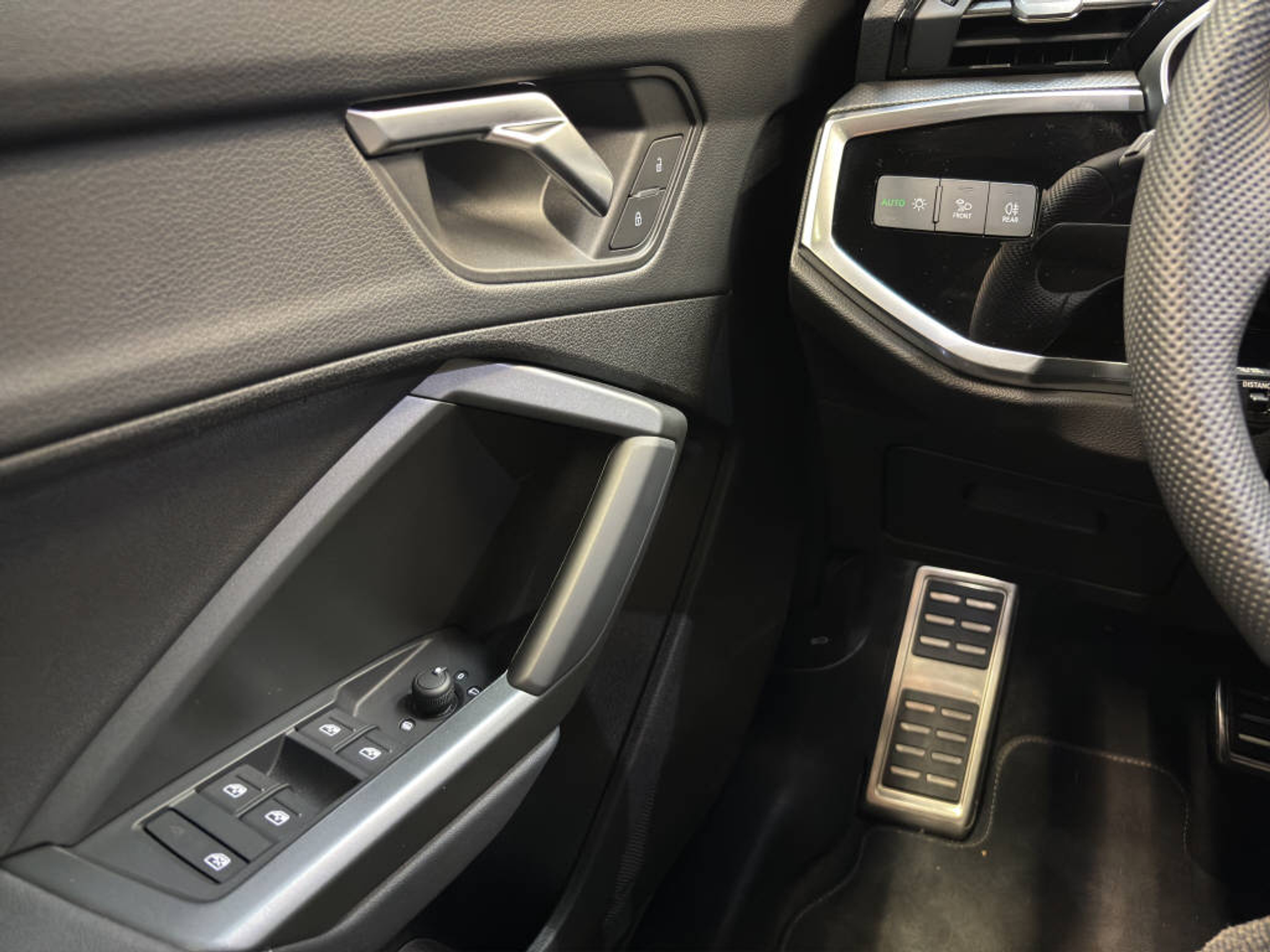 listing desktop thumbnail image 12