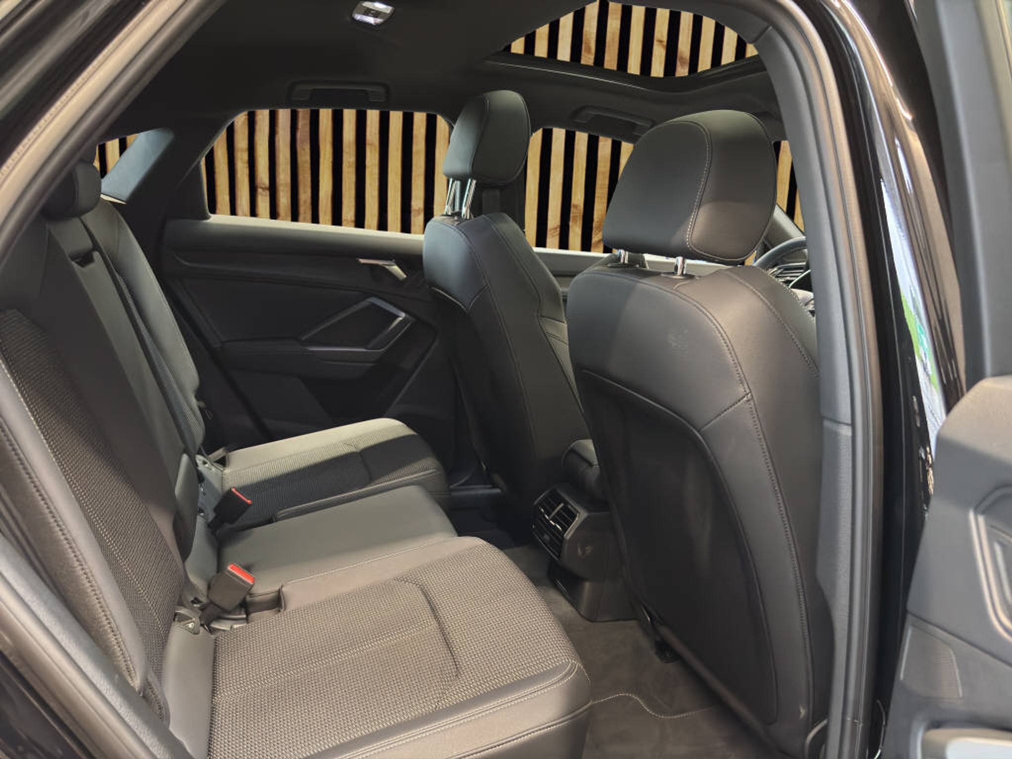 listing desktop thumbnail image 5