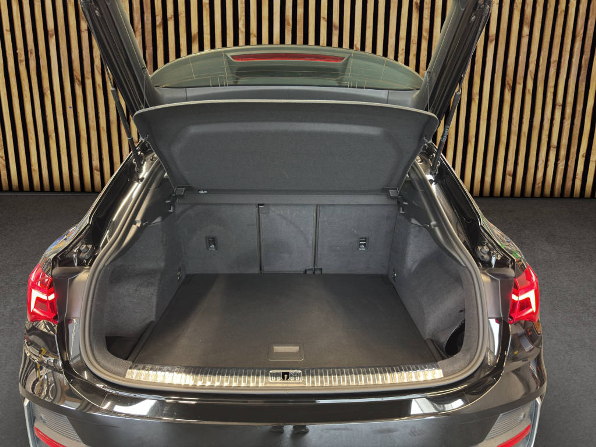 listing desktop thumbnail image 14