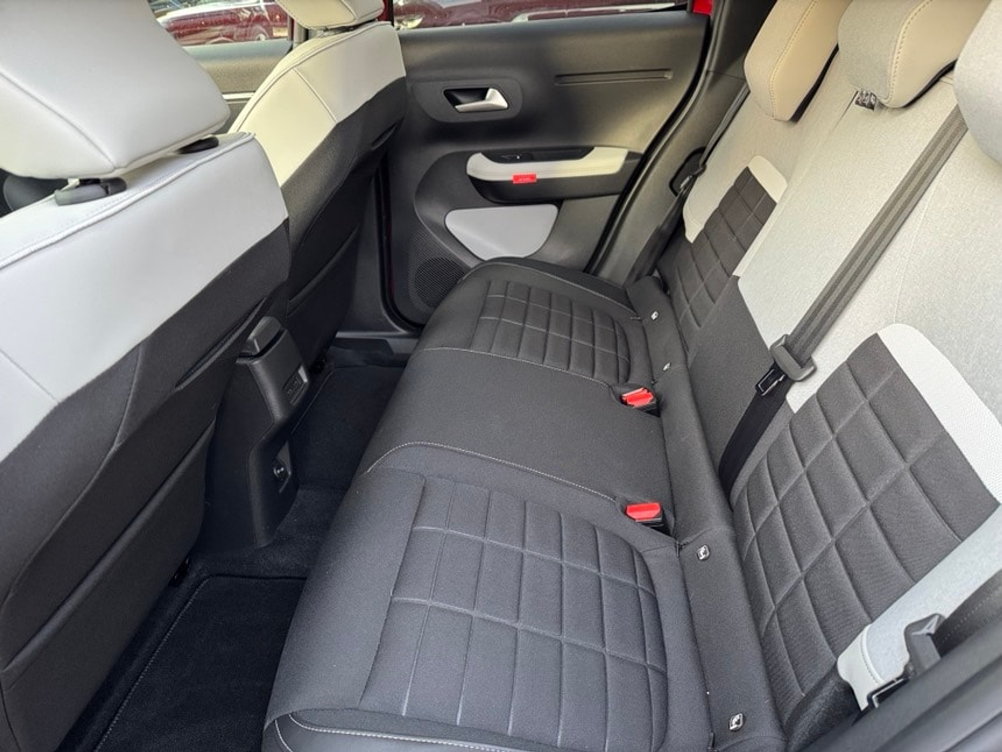 listing desktop thumbnail image 3