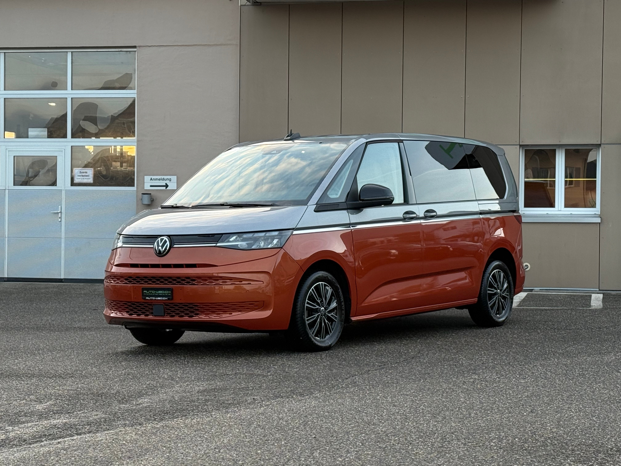 listing desktop thumbnail image 0