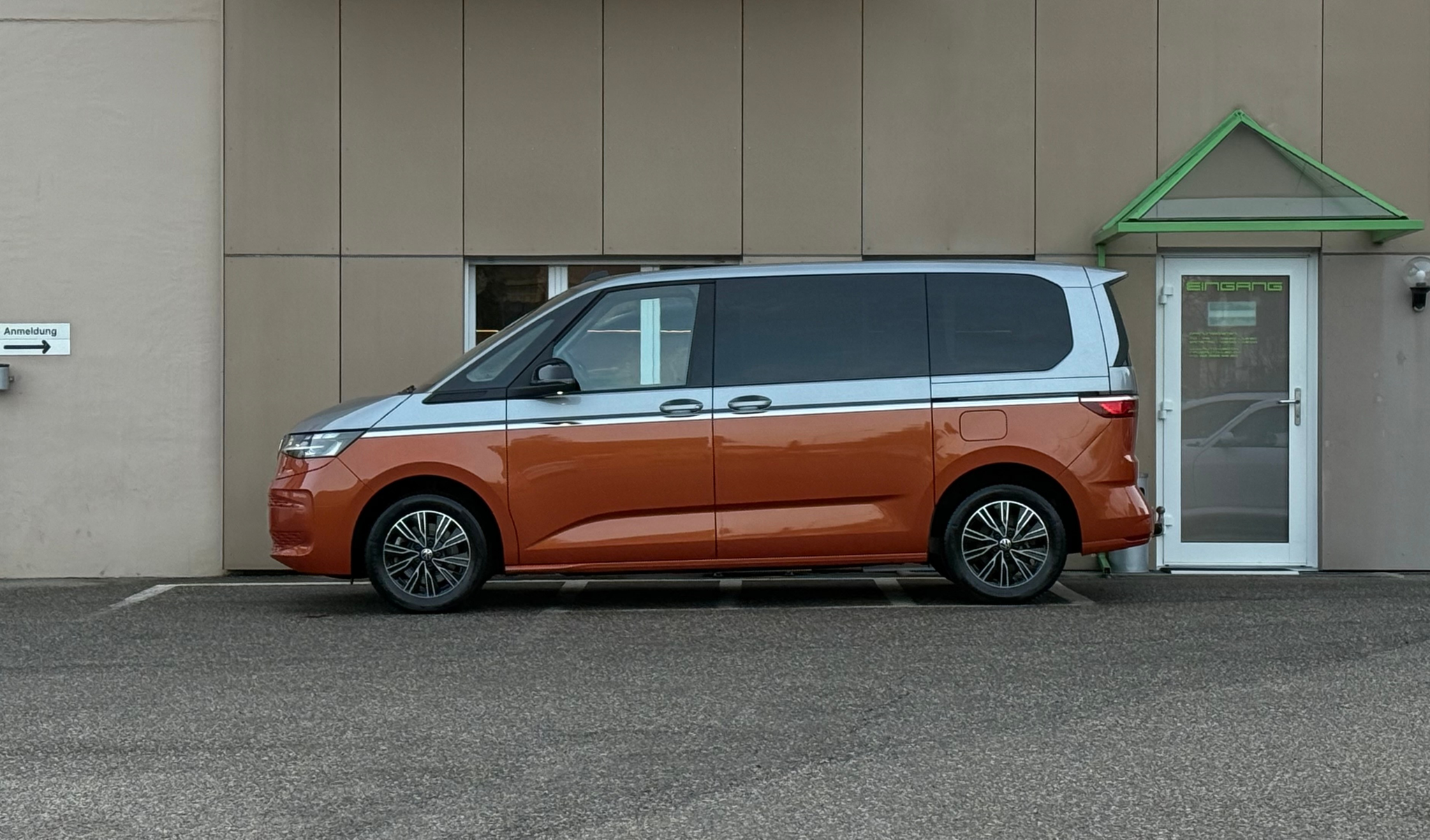 listing desktop thumbnail image 7