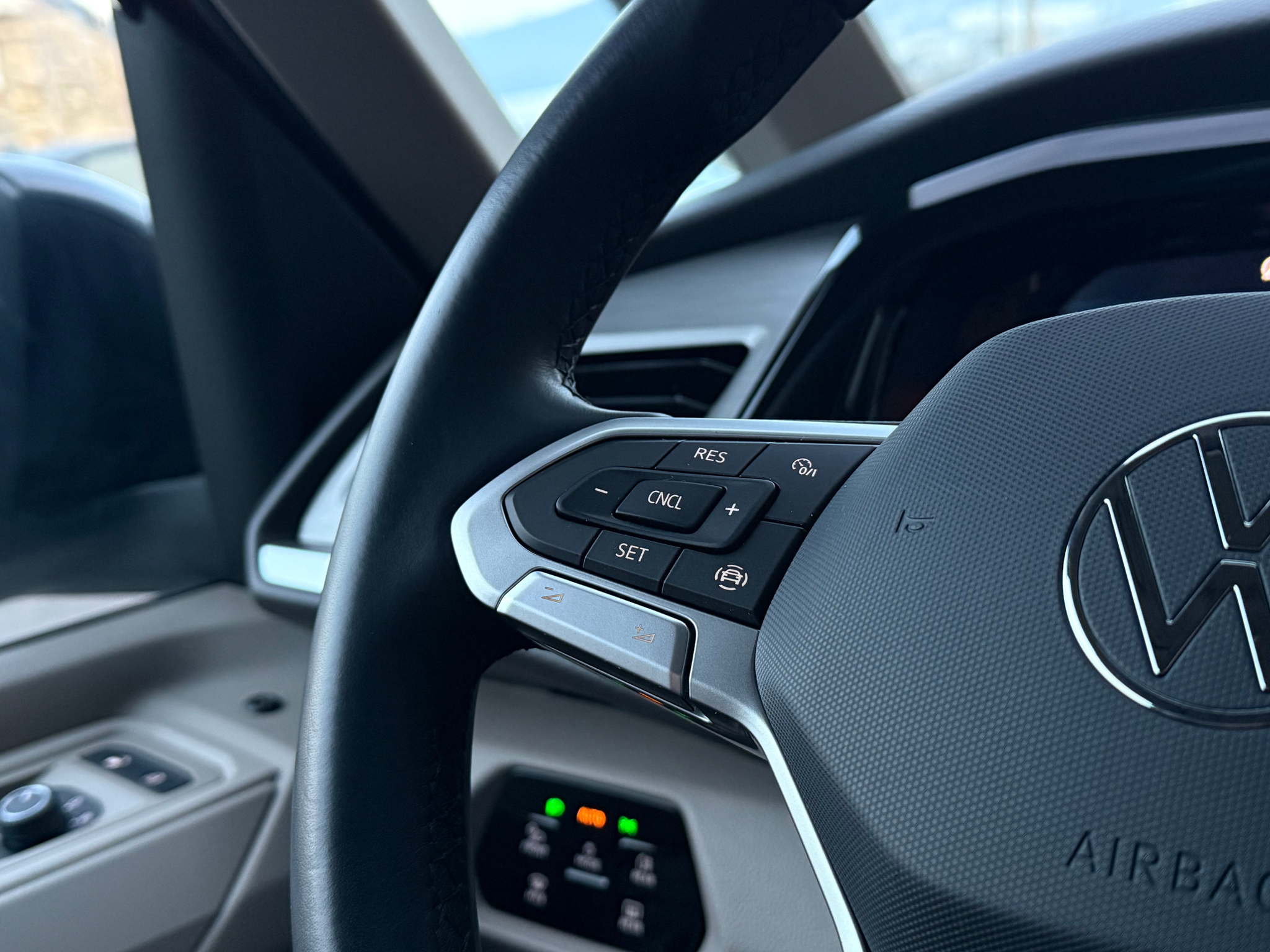 listing desktop thumbnail image 17