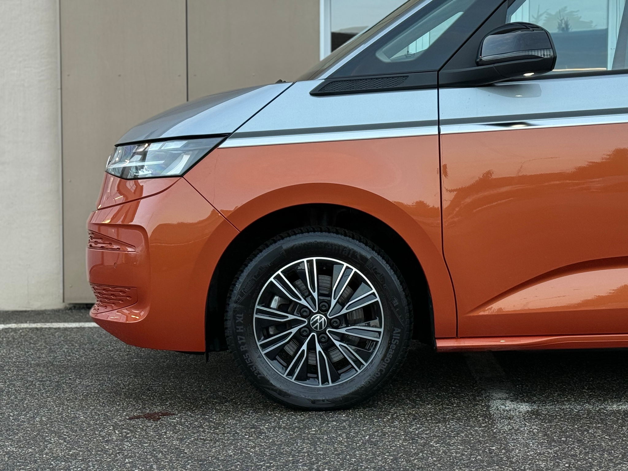 listing desktop thumbnail image 8