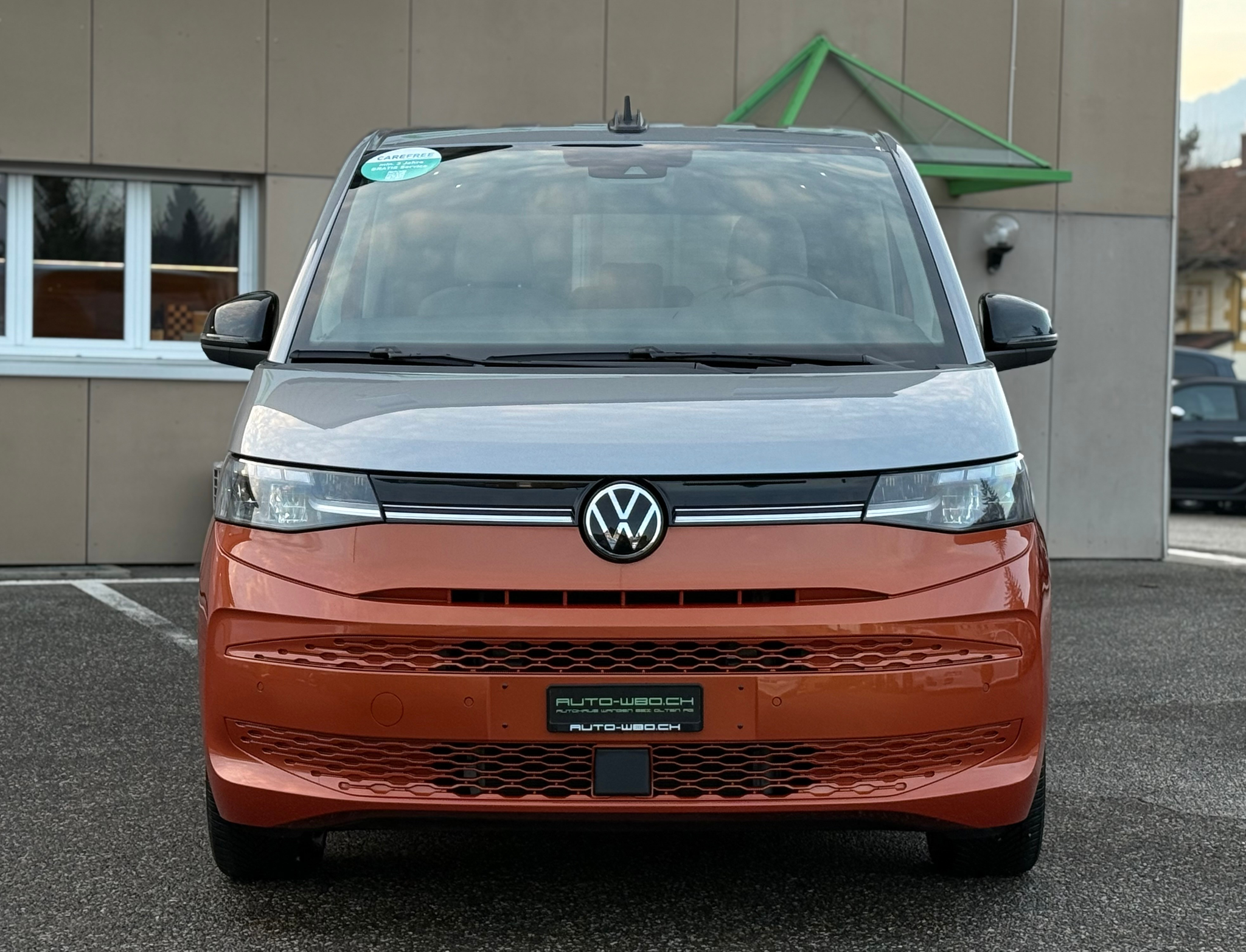 listing desktop thumbnail image 1