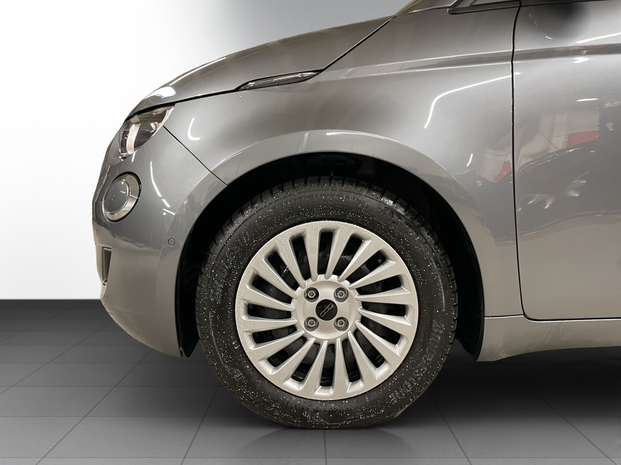 listing desktop thumbnail image 3