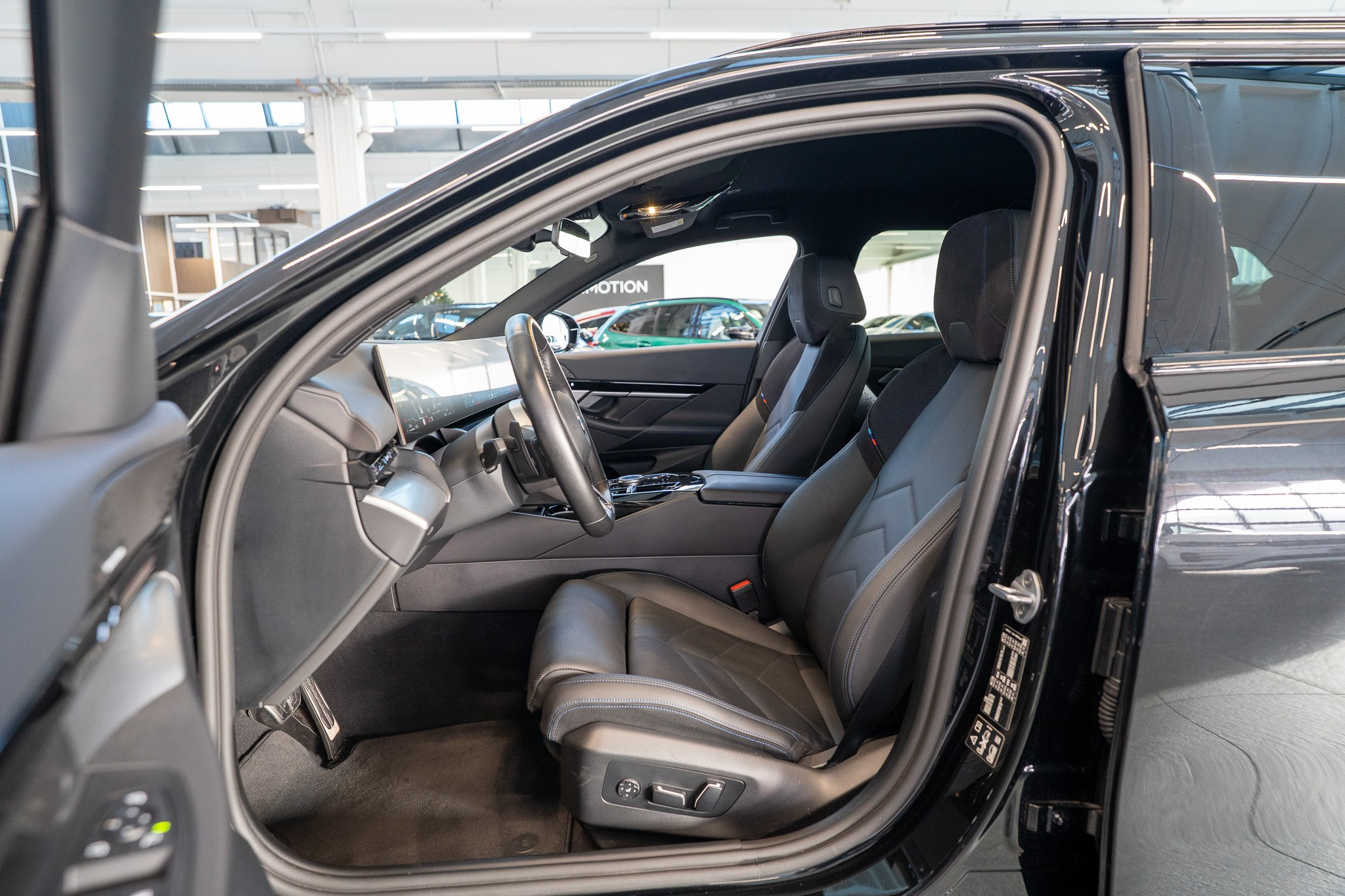 listing desktop thumbnail image 7