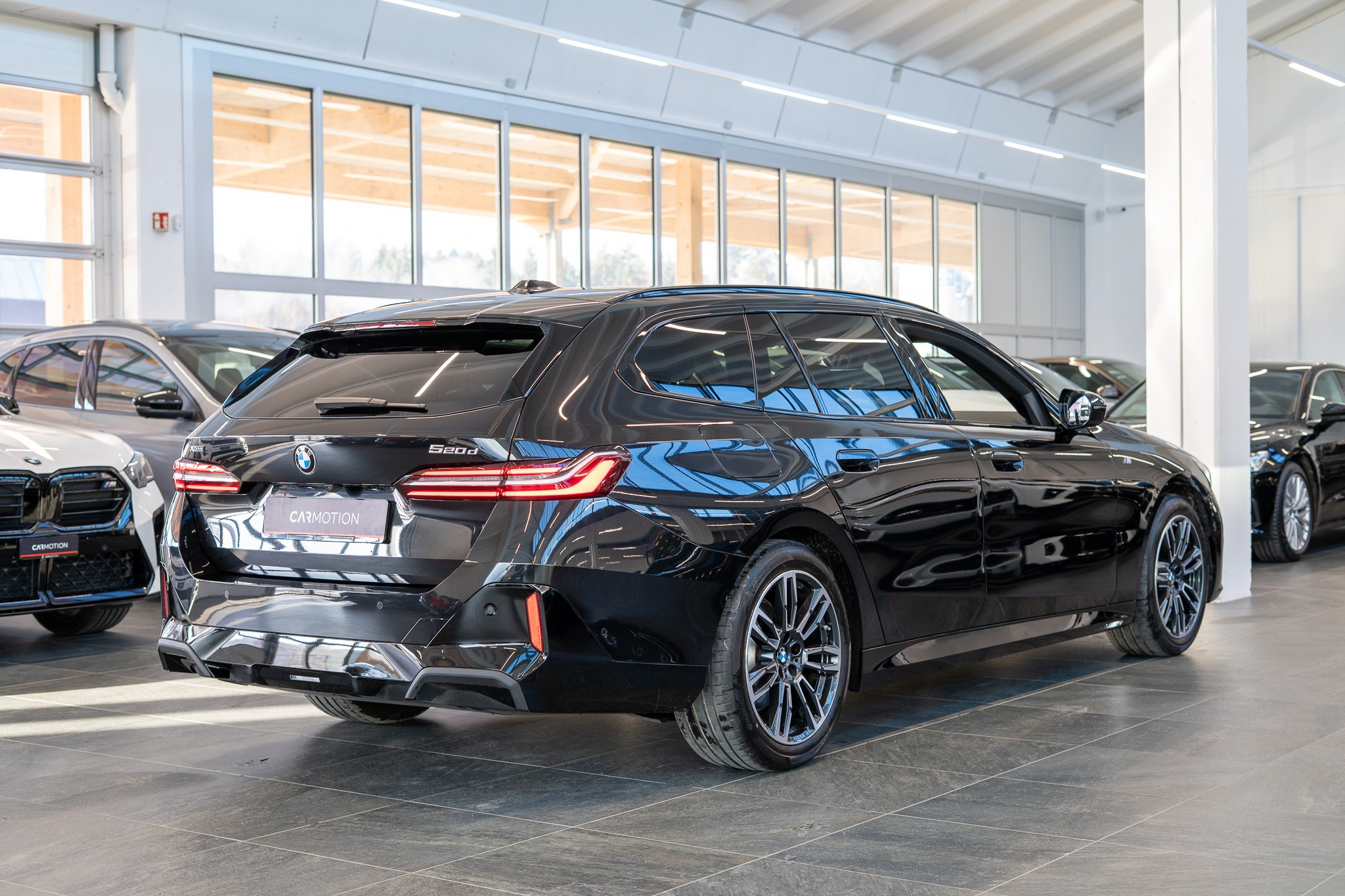 listing desktop thumbnail image 3