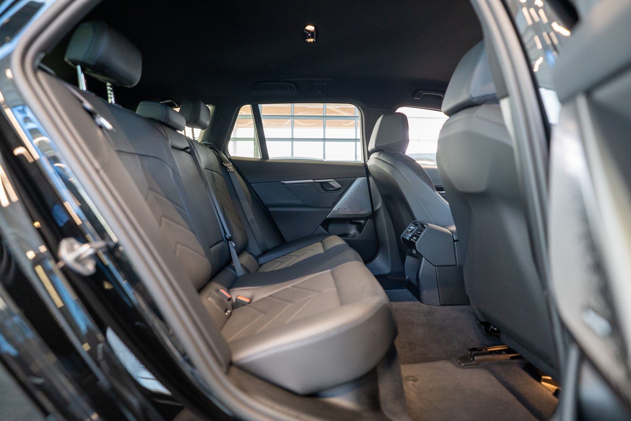 listing desktop thumbnail image 13