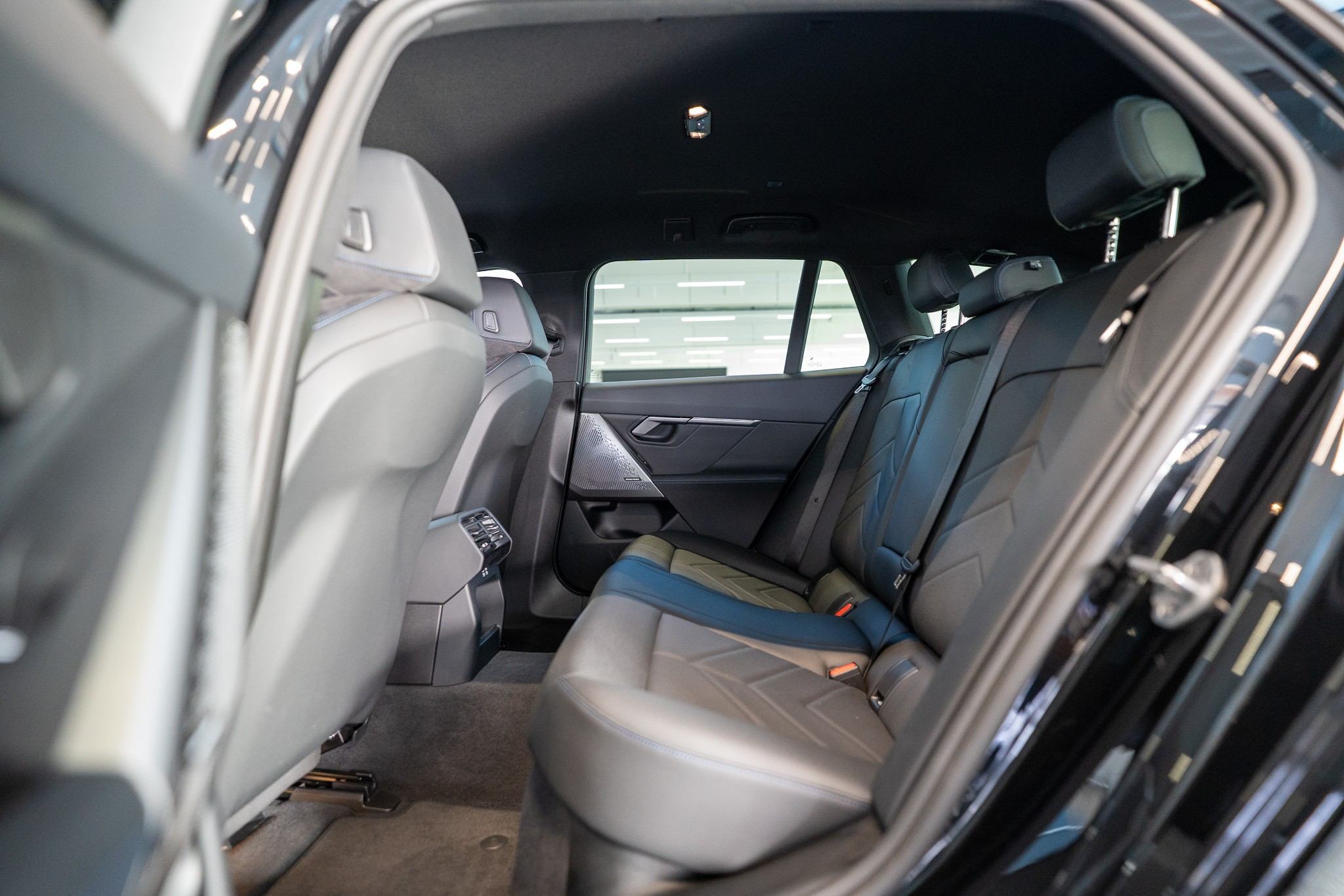 listing desktop thumbnail image 12