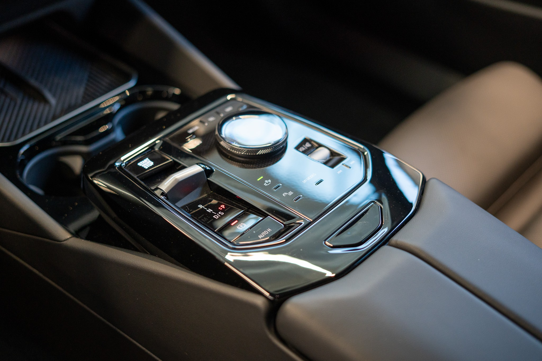 listing desktop thumbnail image 10