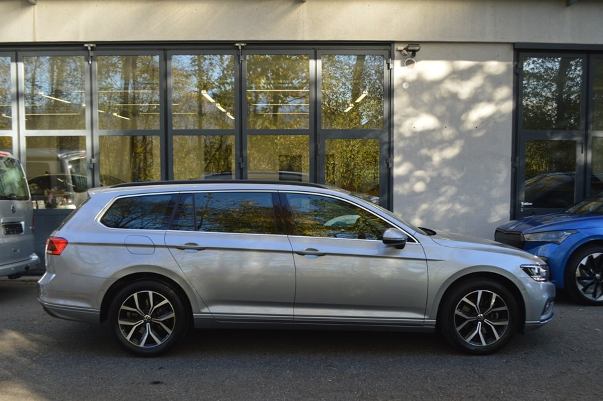 listing desktop thumbnail image 14