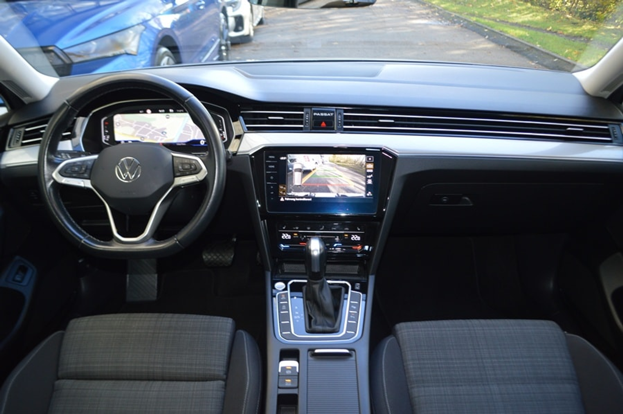 listing desktop thumbnail image 9