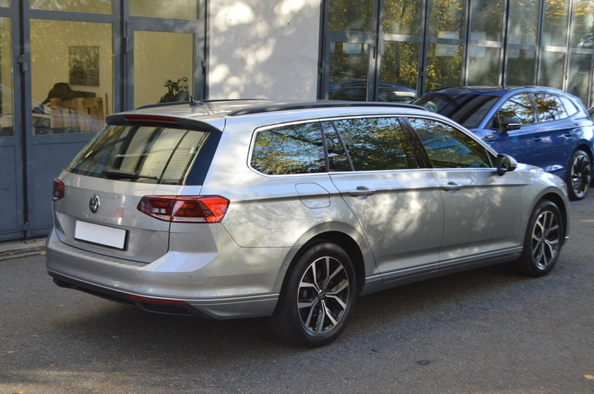 listing desktop thumbnail image 15