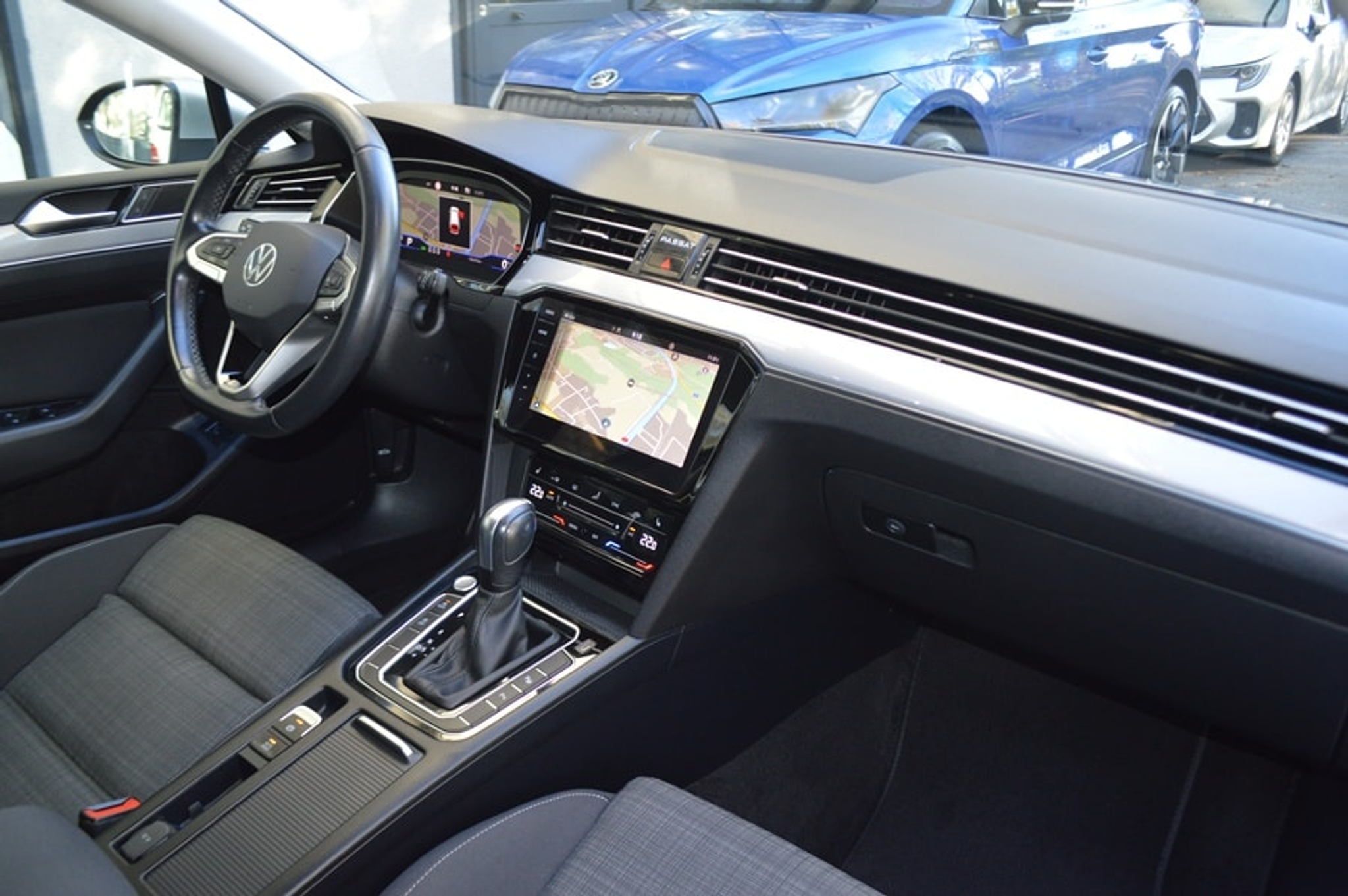 listing desktop thumbnail image 7