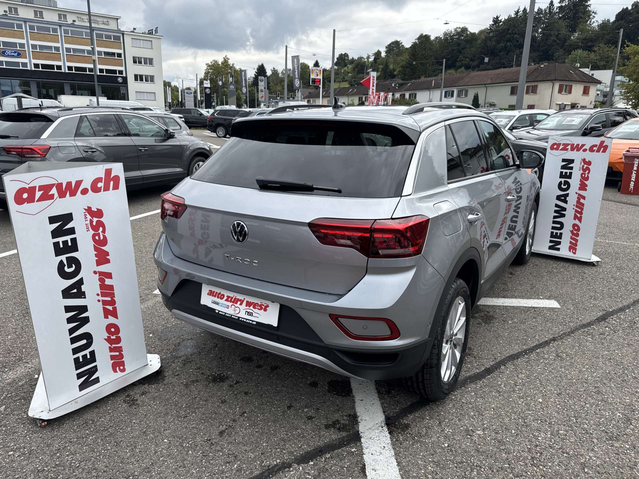 listing desktop thumbnail image 2