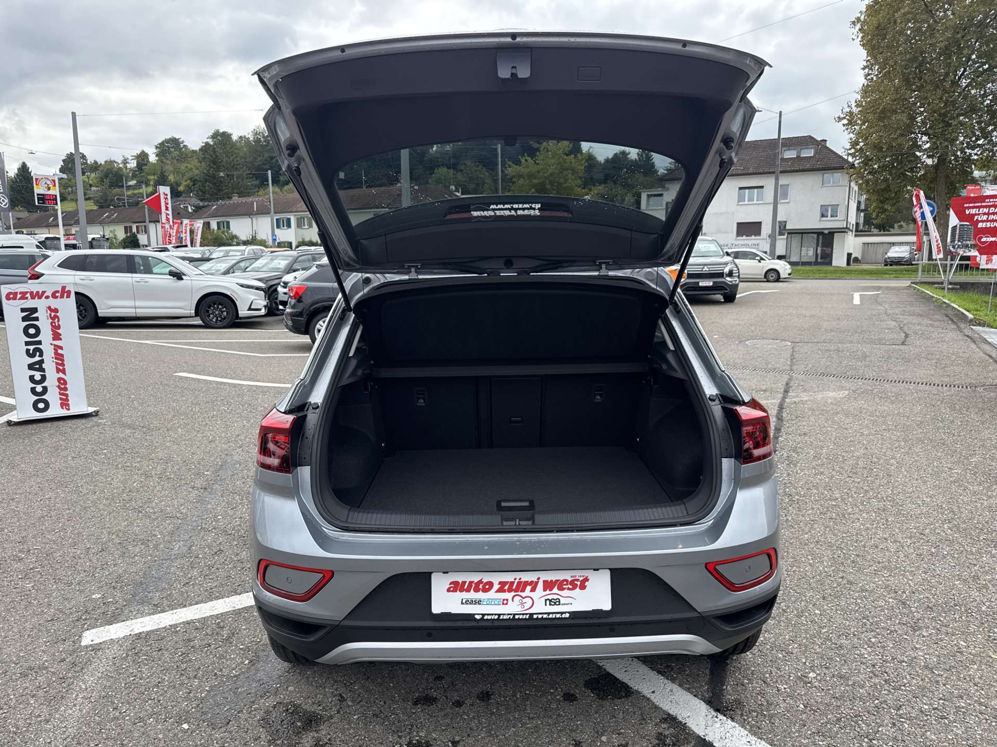 listing desktop thumbnail image 7