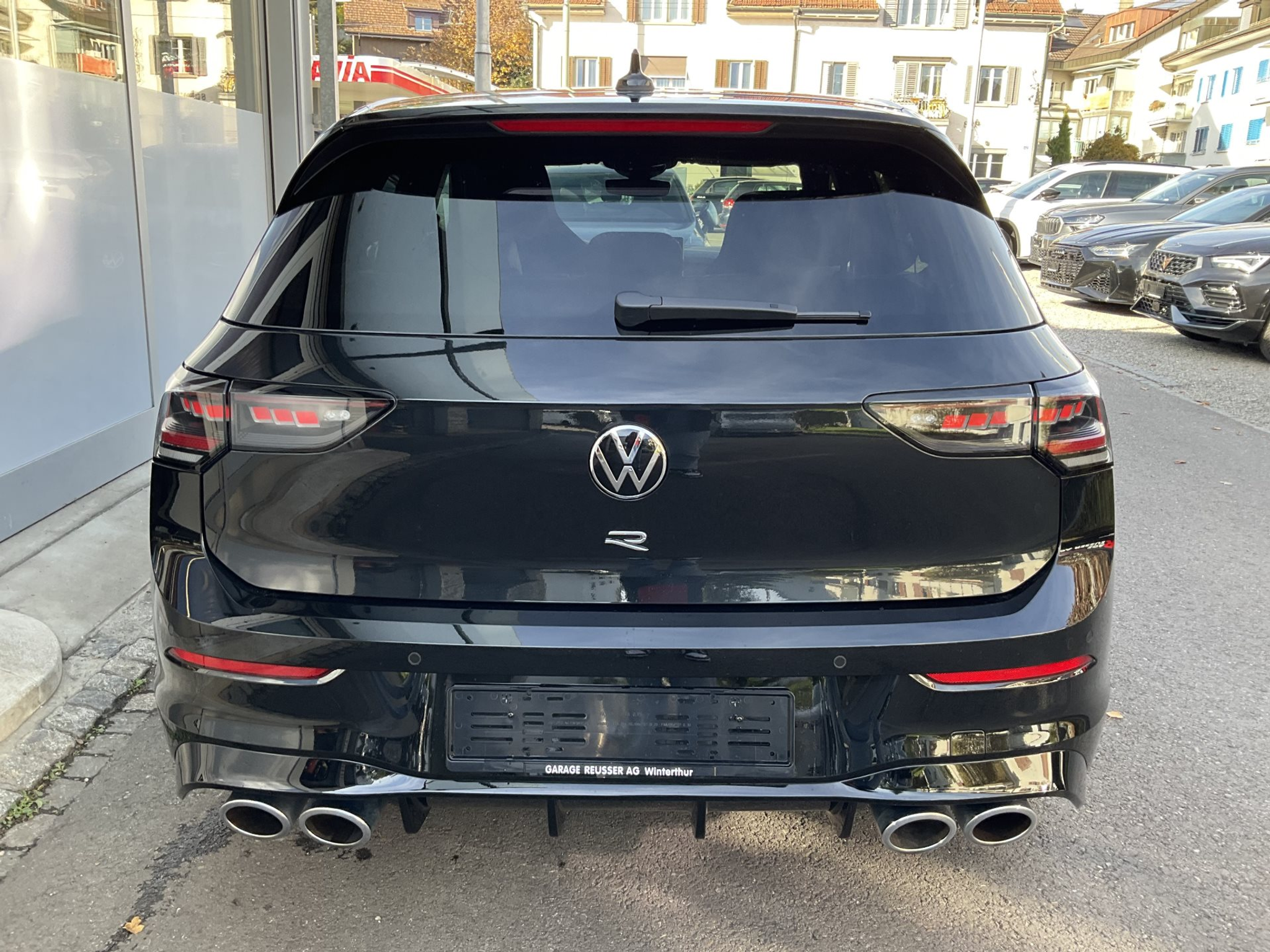 listing desktop thumbnail image 4